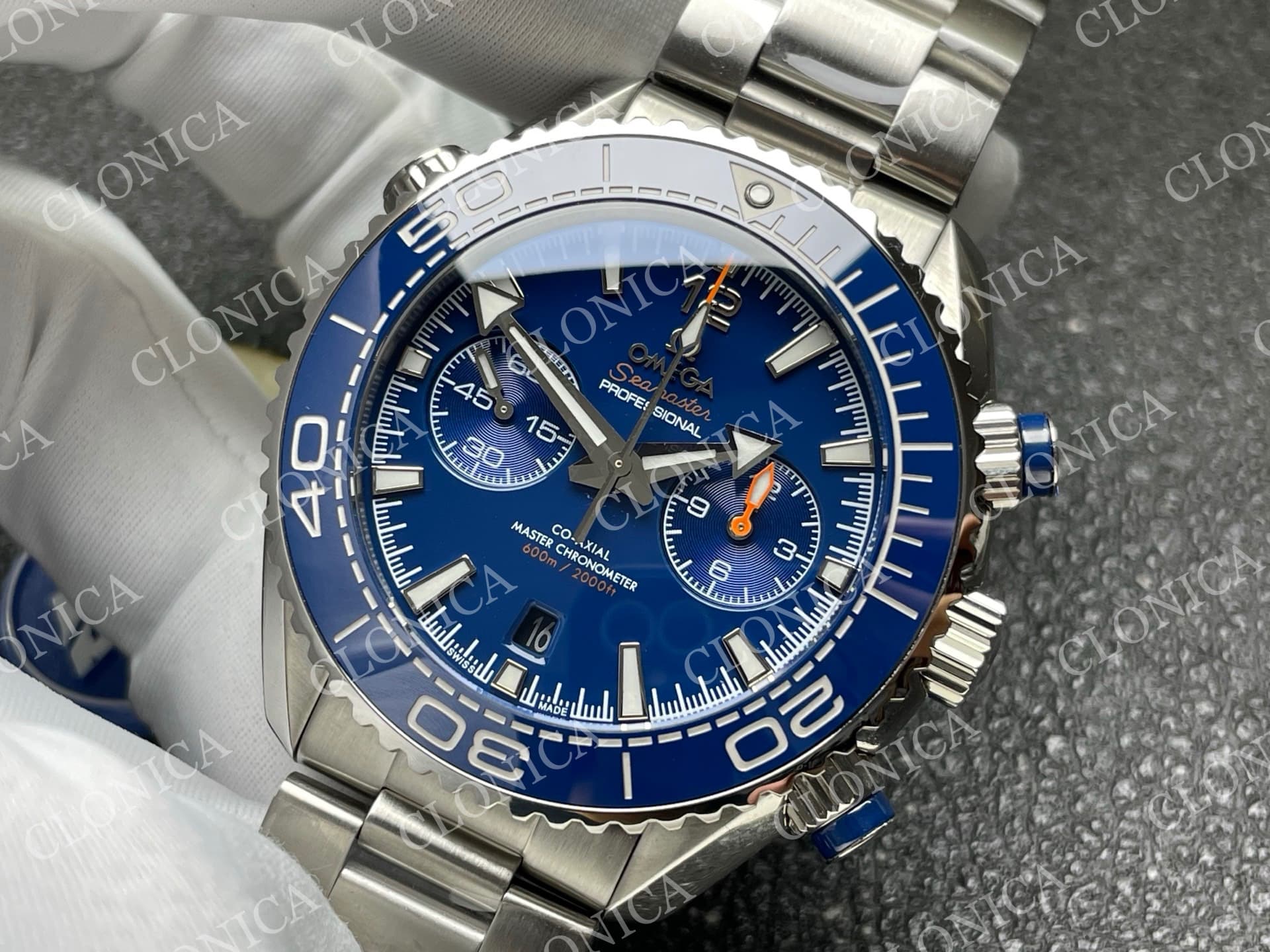 PLANET OCEAN MASTER CHRONOMETER BLUE CERAMIC BEZEL BLUE DIAL — view 4