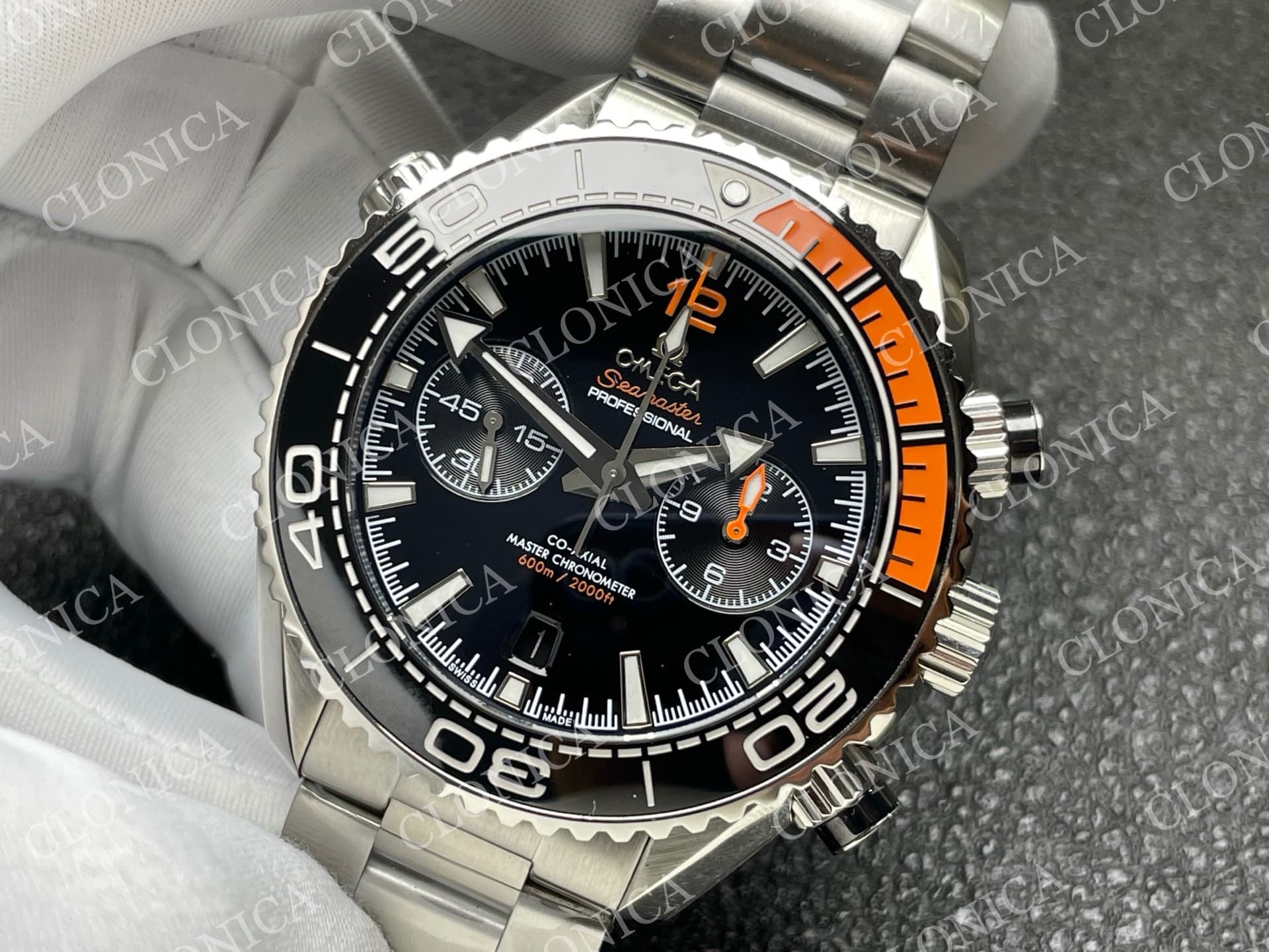 PLANET OCEAN MASTER CHRONOMETER BLACK CERAMIC BEZEL BLACK DIAL — view 4