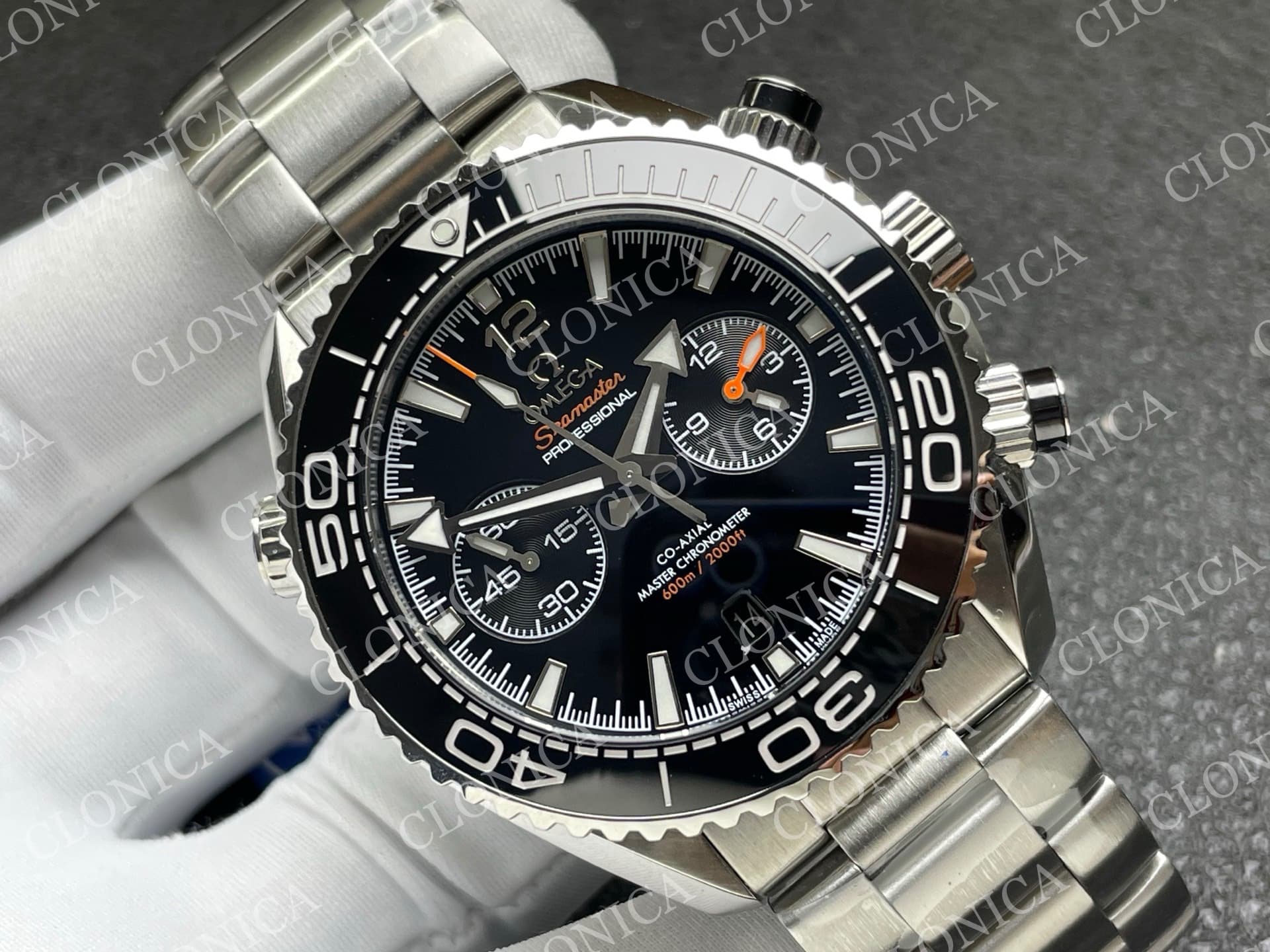 PLANET OCEAN MASTER CHRONOMETER BLACK CERAMIC BEZEL BLACK DIAL — view 2
