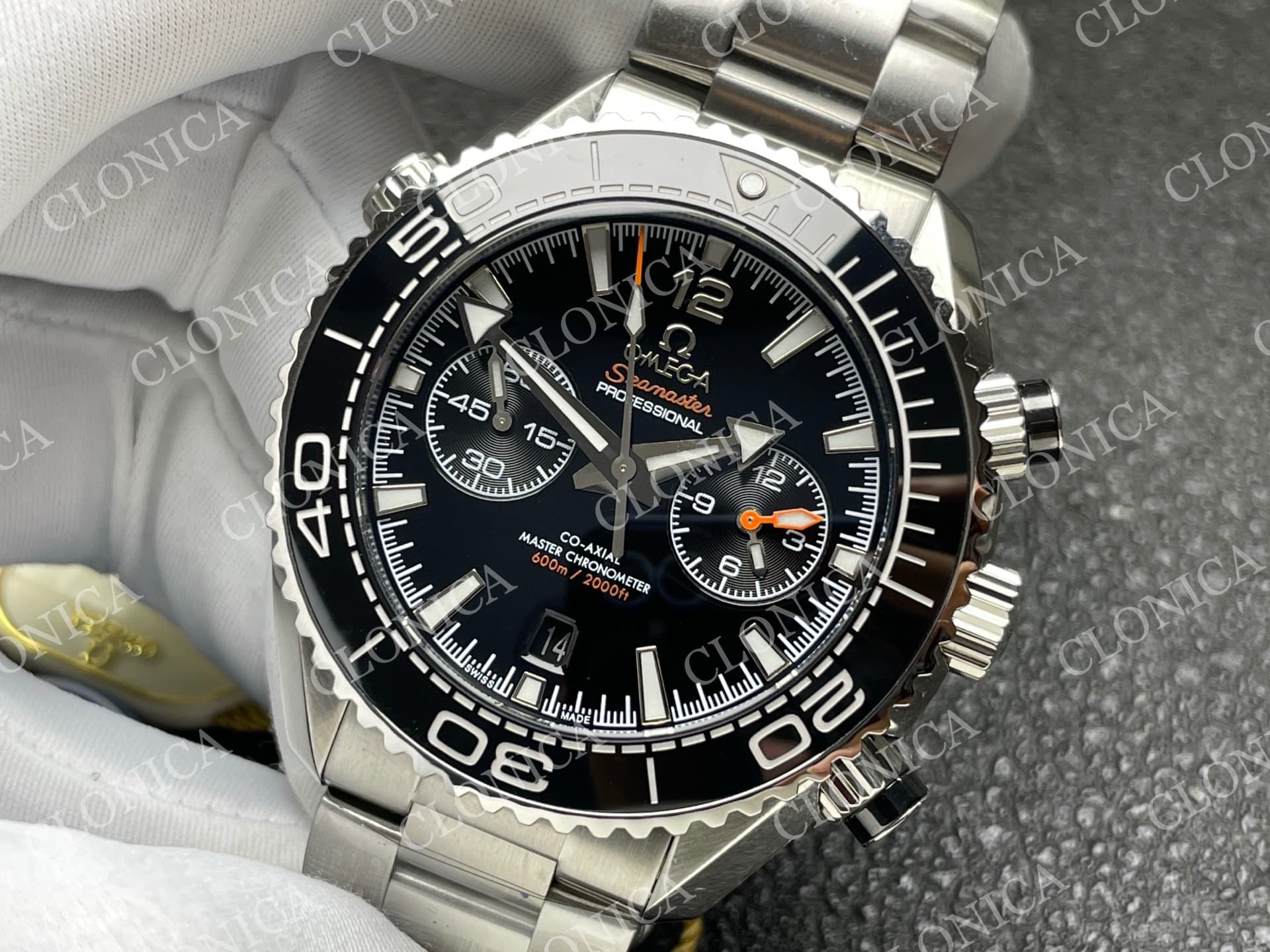 PLANET OCEAN MASTER CHRONOMETER BLACK CERAMIC BEZEL BLACK DIAL — view 4