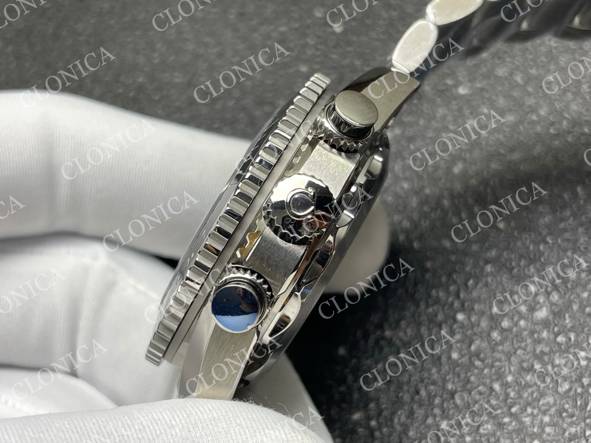 PLANET OCEAN MASTER CHRONOMETER BLACK CERAMIC BEZEL BLACK DIAL — view 7