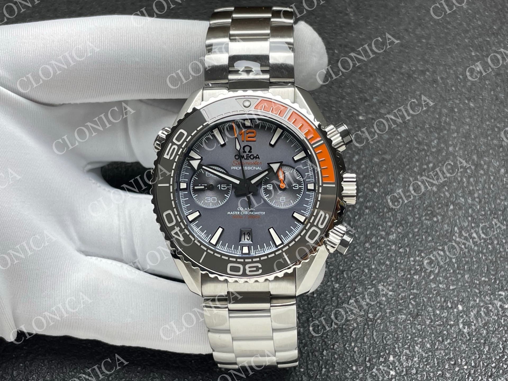 PLANET OCEAN MASTER CHRONOMETER GREY CERAMIC BEZEL GREY DIAL — view 1