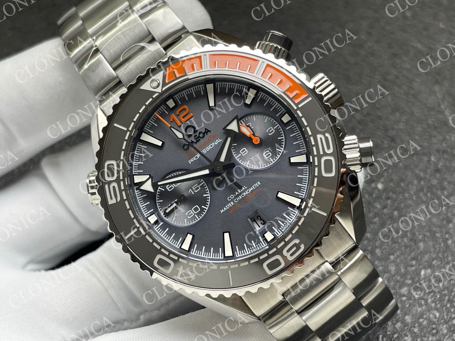 PLANET OCEAN MASTER CHRONOMETER GREY CERAMIC BEZEL GREY DIAL — view 2