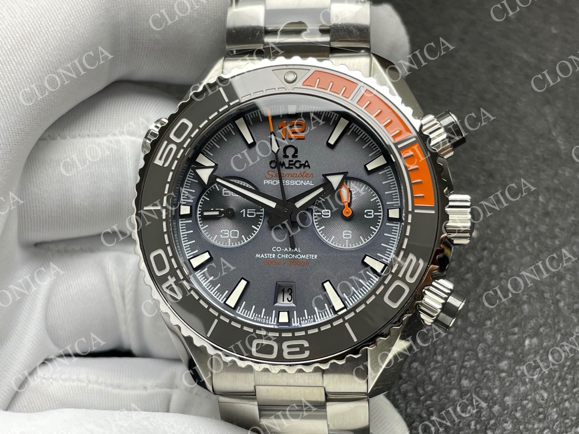 PLANET OCEAN MASTER CHRONOMETER GREY CERAMIC BEZEL GREY DIAL — view 3