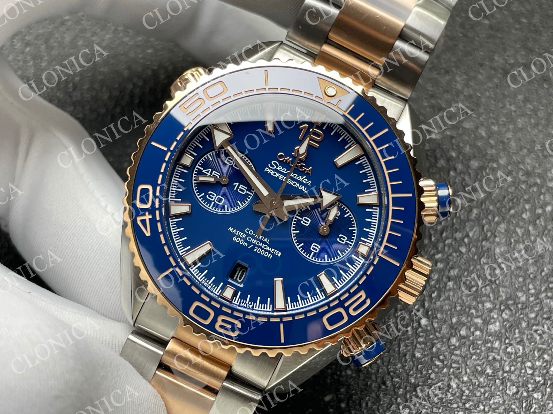 PLANET OCEAN MASTER CHRONOMETER BLUE CERAMIC BEZEL BLUE DIAL — view 4