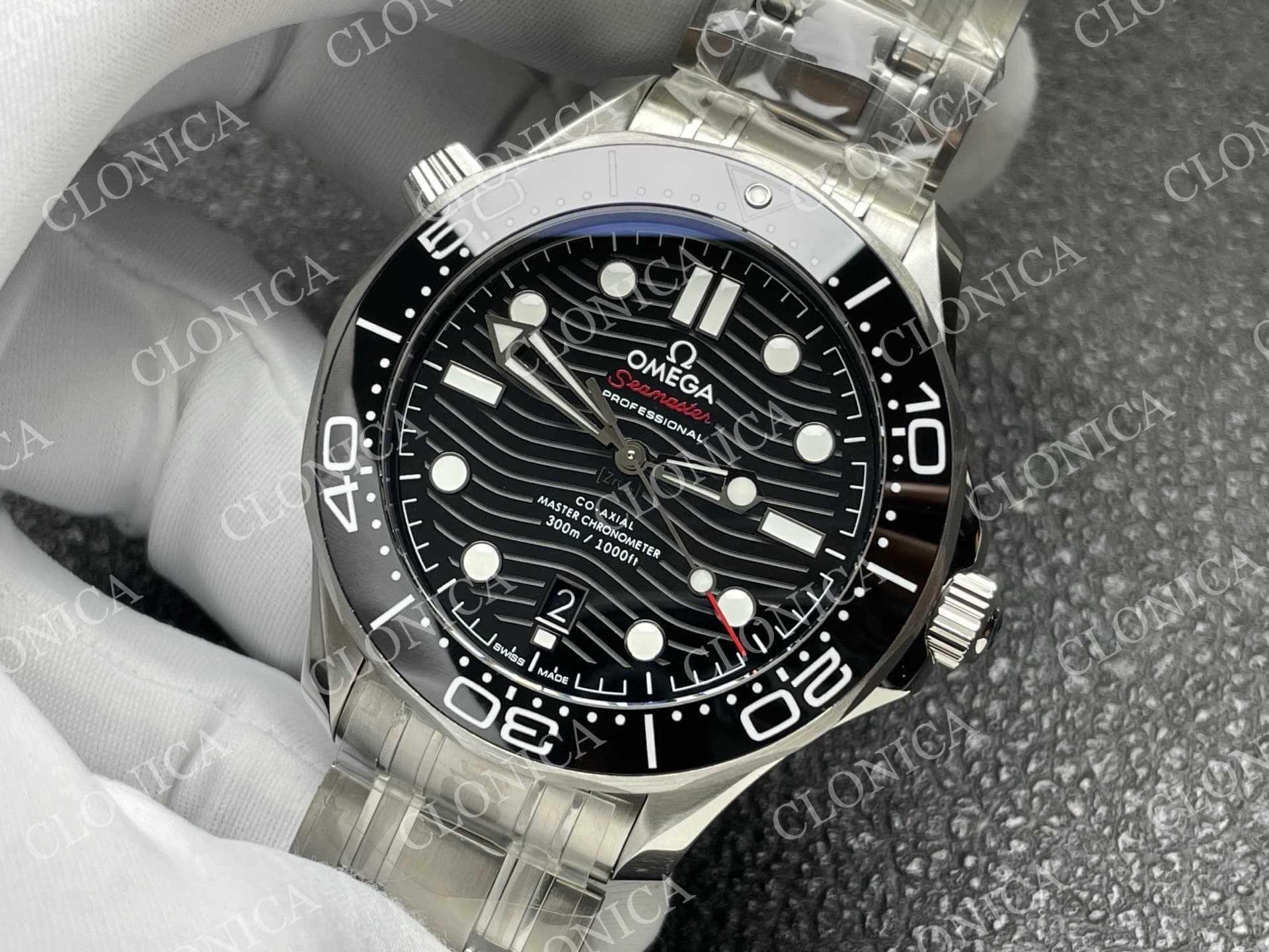 SEAMASTER DIVER 300M BLACK CERAMIC BEZEL BLACK DIAL — view 4