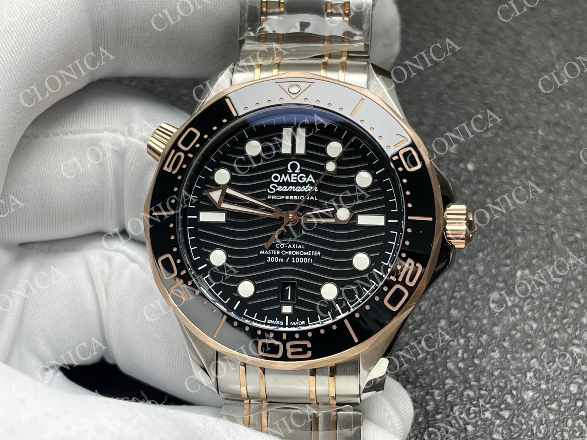 SEAMASTER DIVER 300M TWO TONE RG BLACK CERAMIC WITH BLACK DIAL — view 3