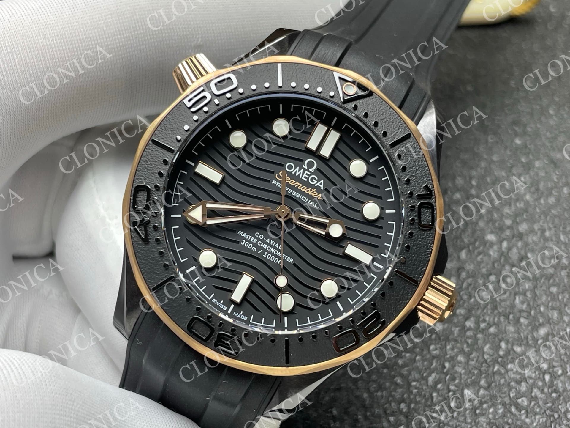SEAMASTER DIVER 300M CERAMIC/RG 1:1 BEST EDITION BLACK DIAL — view 4