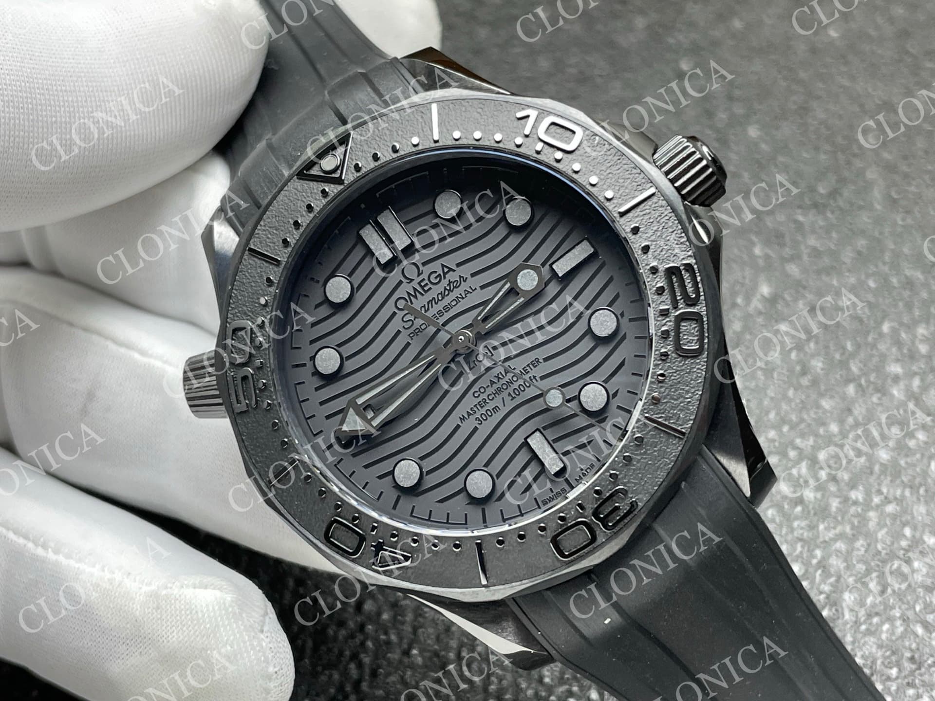 SEAMASTER DIVER 300M BLACK CERAMIC/DLC BLACK DIAL — view 2