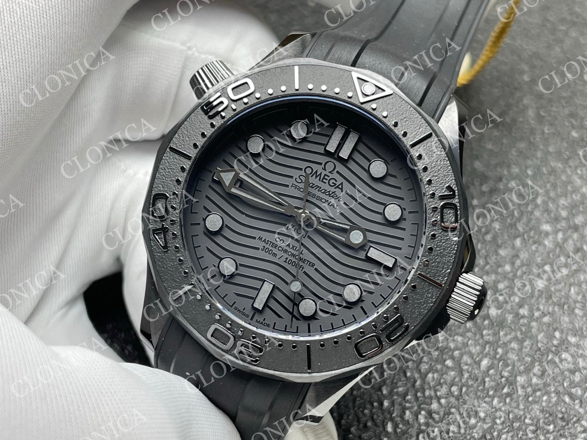 SEAMASTER DIVER 300M BLACK CERAMIC/DLC BLACK DIAL — view 4