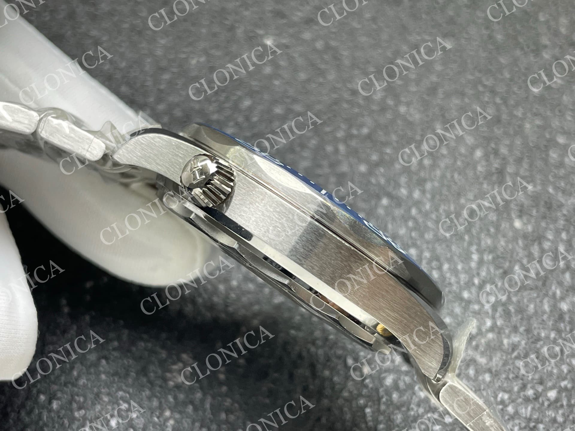 SEAMASTER DIVER 300M AMERICAS CUP SS 1:1 WHITE WAVE CERAMIC DIAL — view 9