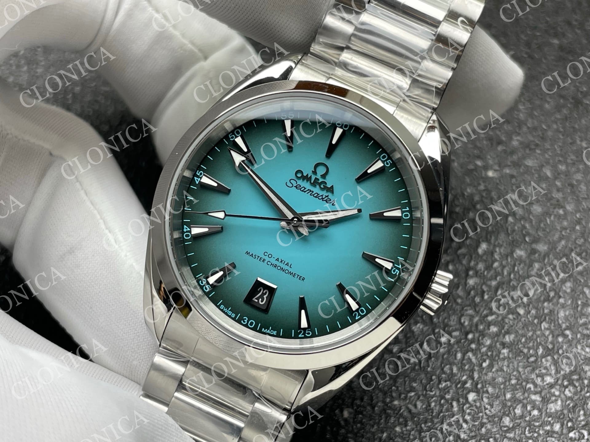 AQUA TERRA 150M MASTER 38MM SS BLUE OMBRE DIAL — view 4