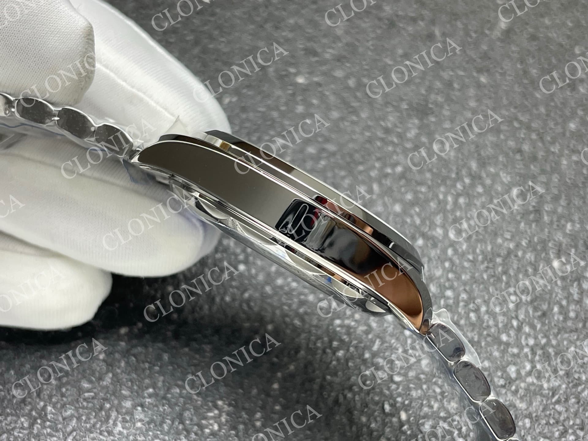 AQUA TERRA 150M MASTER 38MM SS BLUE OMBRE DIAL — view 9
