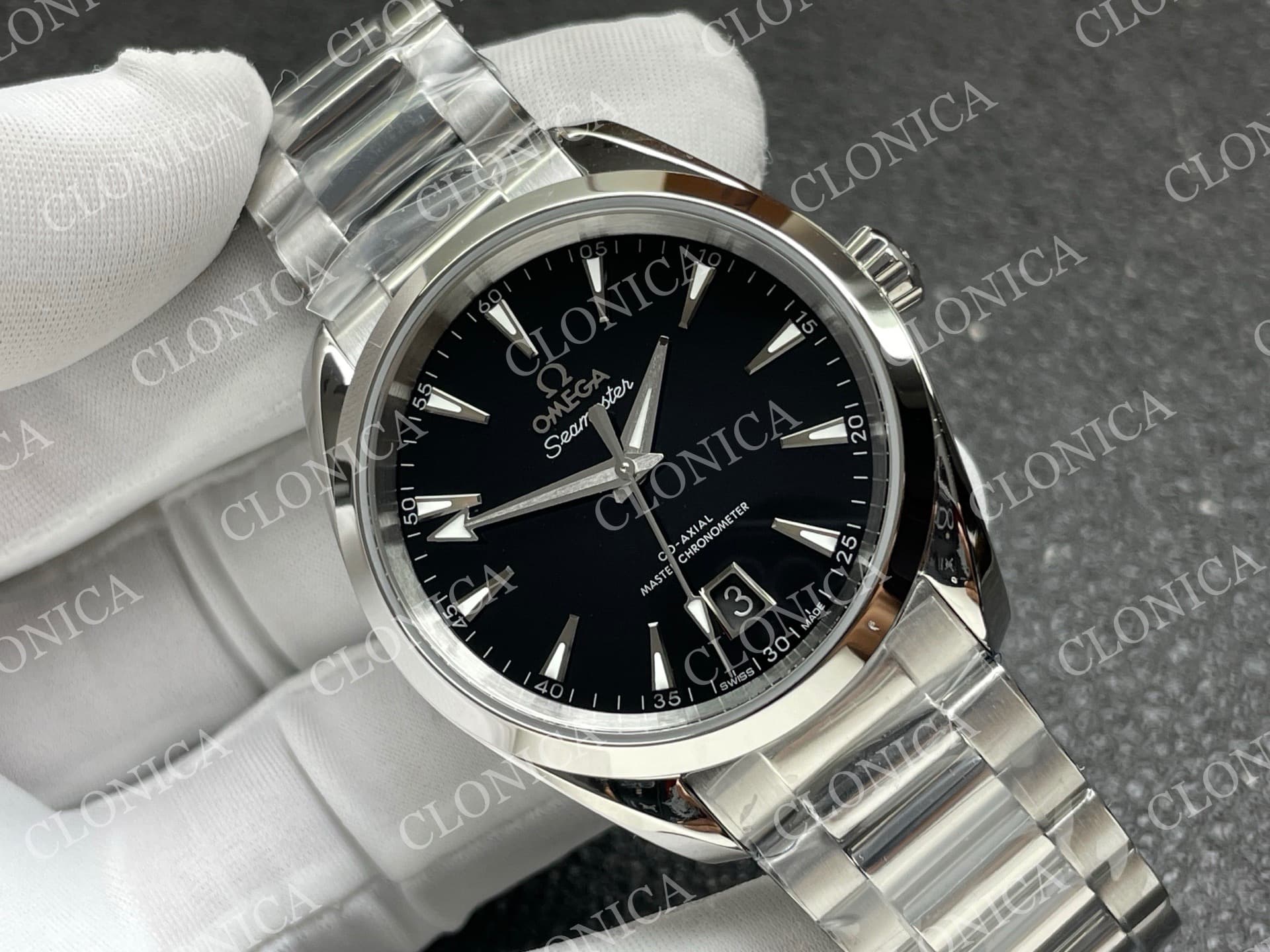 AQUA TERRA 150M MASTER 38MM SS BLACK DIAL — view 2