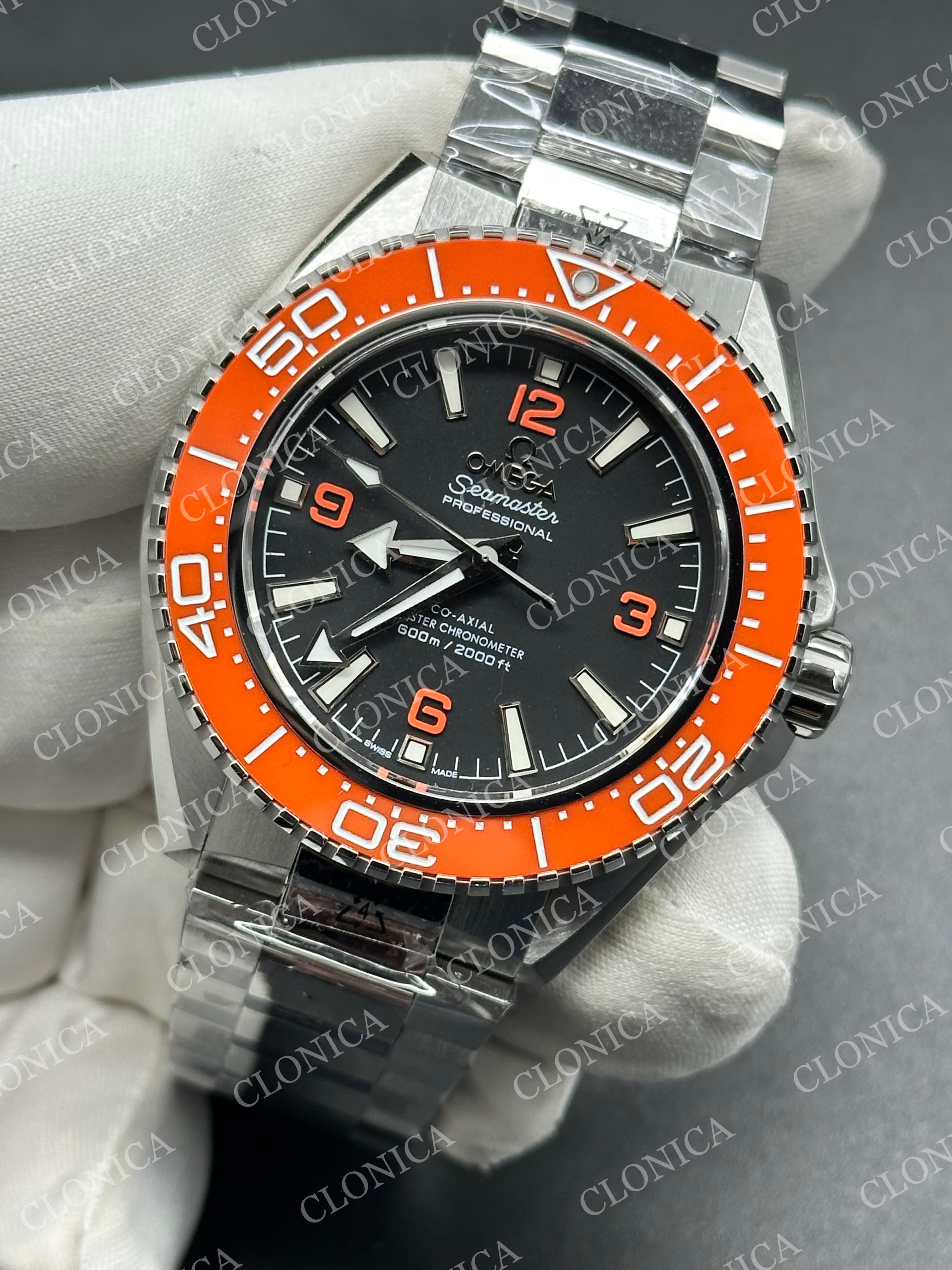 SEAMASTER 6000M PLANET OCEAN SS BLACK DIAL ORANGE CERAMIC BEZEL ON STAINLESS STEEL BRACELET — view 3