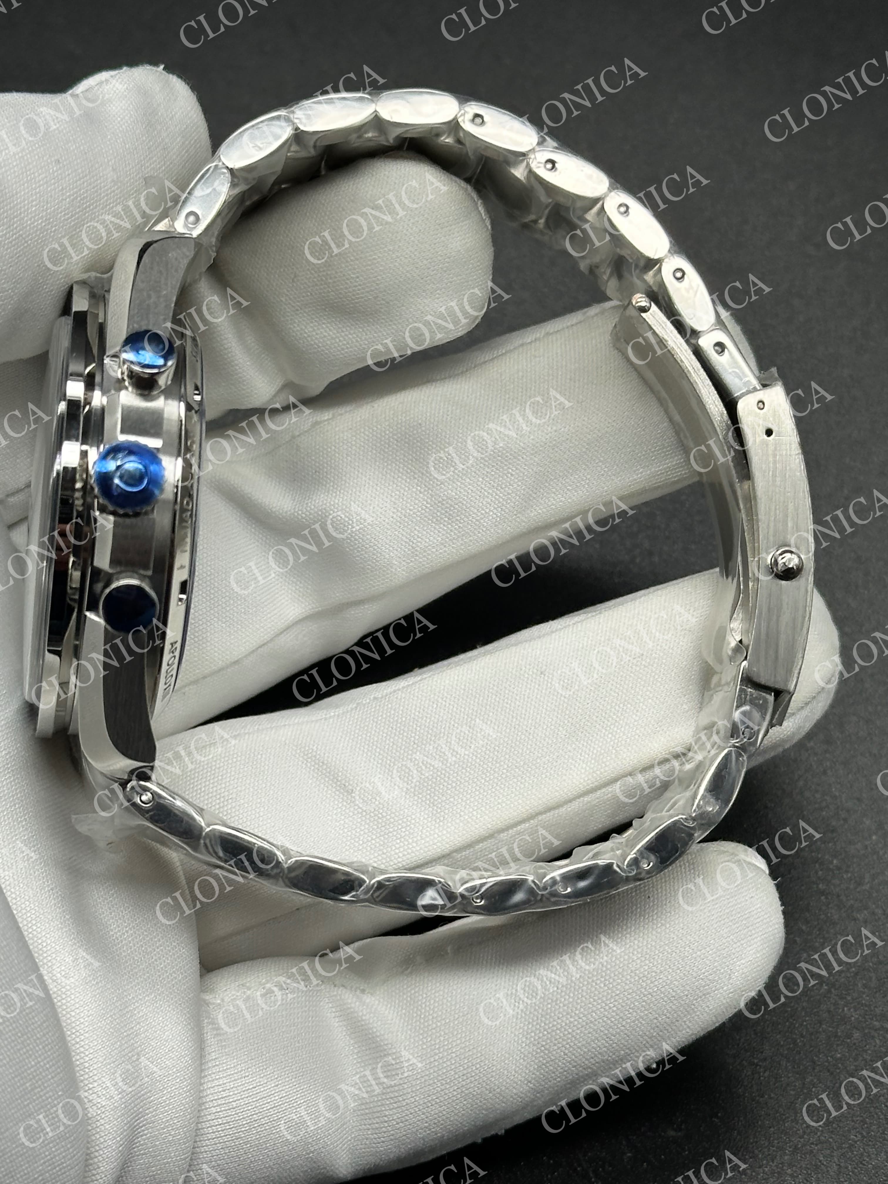 SPEEDMASTER PROFESSIONAL SNOOPY SS SILVER DIAL BLUE MARKER ON SS STRAP A3861 — view 4