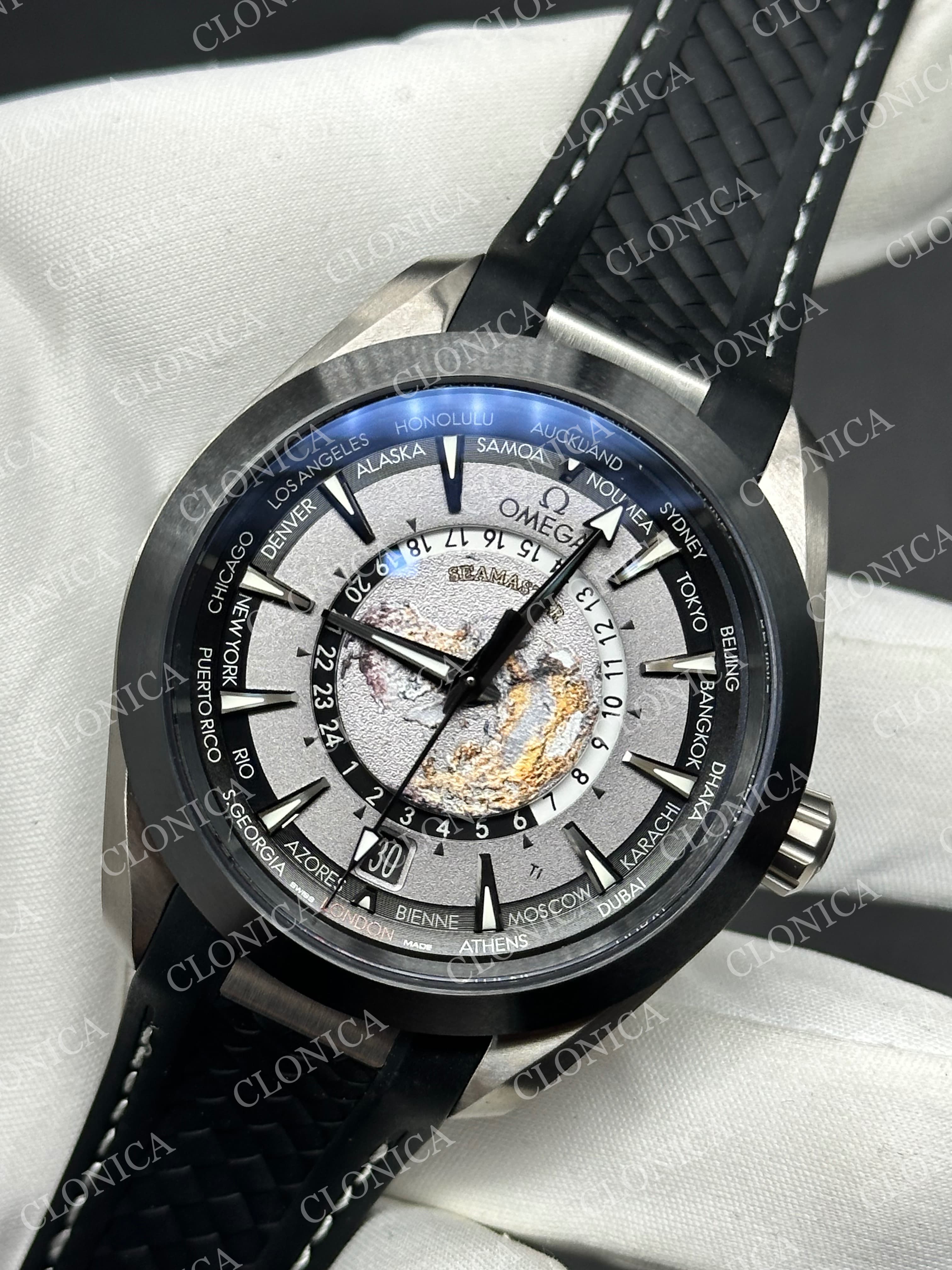 AQUA TERRA 150M 43MM 24 TITANIUM 1:1 GRAY DIAL ON BLACK RUBBER STRAP A8938 SUPER CLONE — view 3