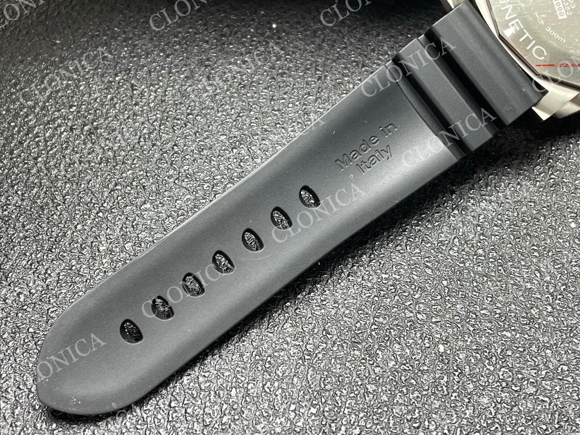 PAM1389 TITANIUM SUBMERSIBLE BLACK CERAMIC BEZEL BLACK DIAL ON BLACK RUBBER STRAP P.9010 CLONE — view 6