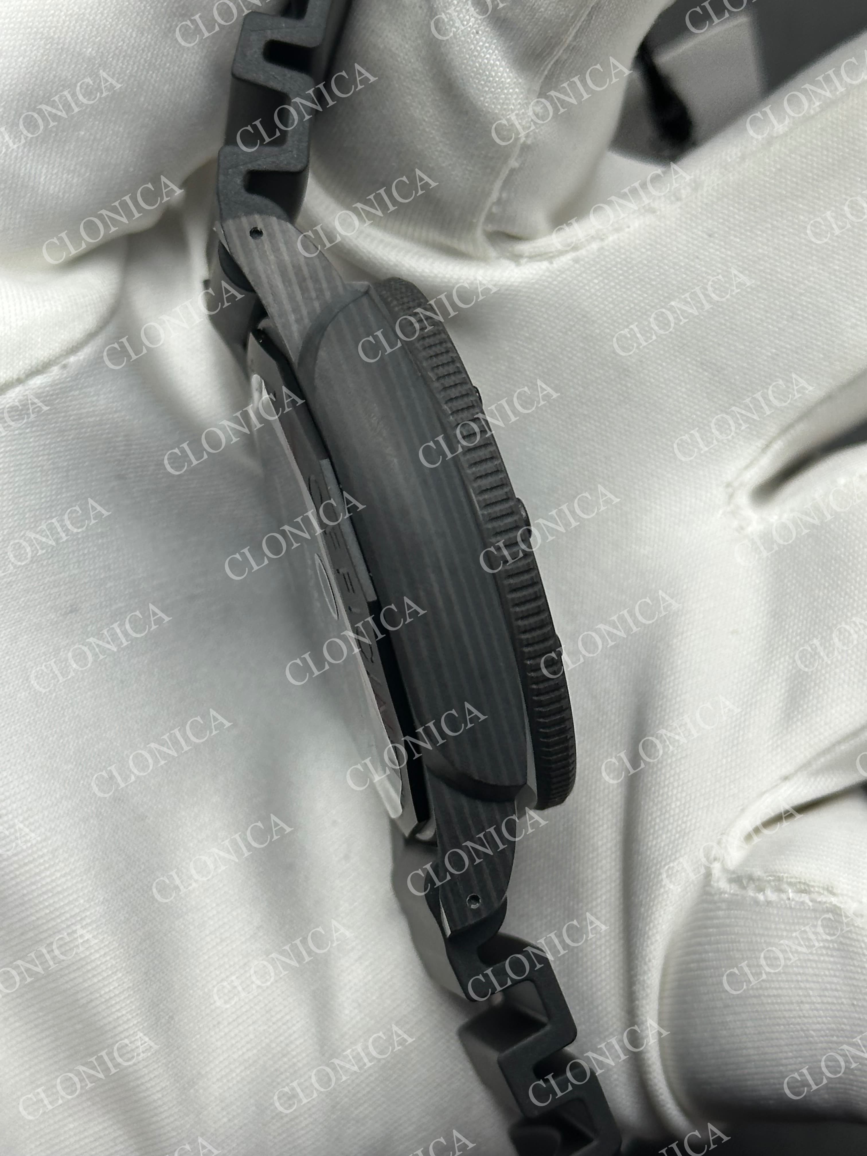PAM960 CARBOTECH 42MM BLACK DIAL BLUE MARKERS ON RUBBER STRAP P.9010 CLONE — view 6