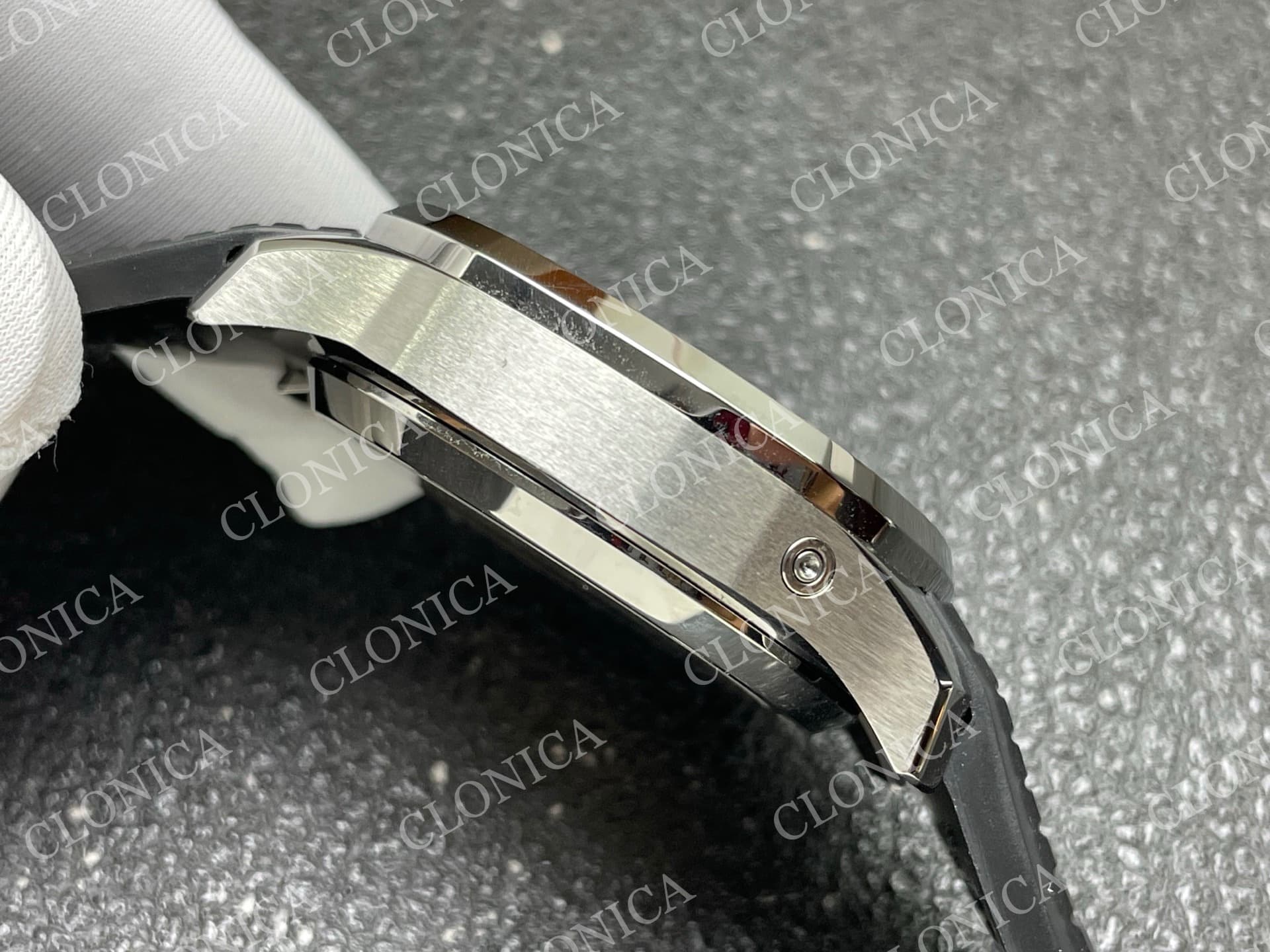 AQUANAUT 5968 SS GRAY DIAL ON BLACK RUBBER STRAP — view 9