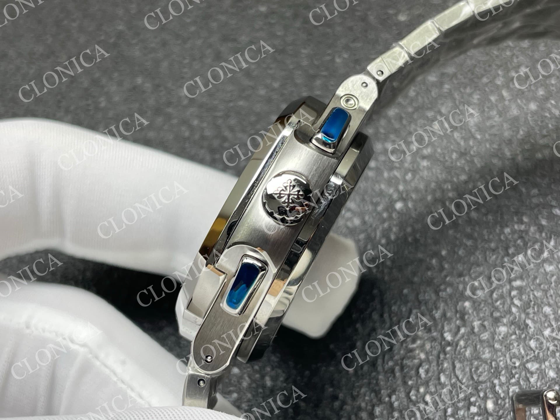 NAUTILUS 5990 SS BLUE DIAL — view 6