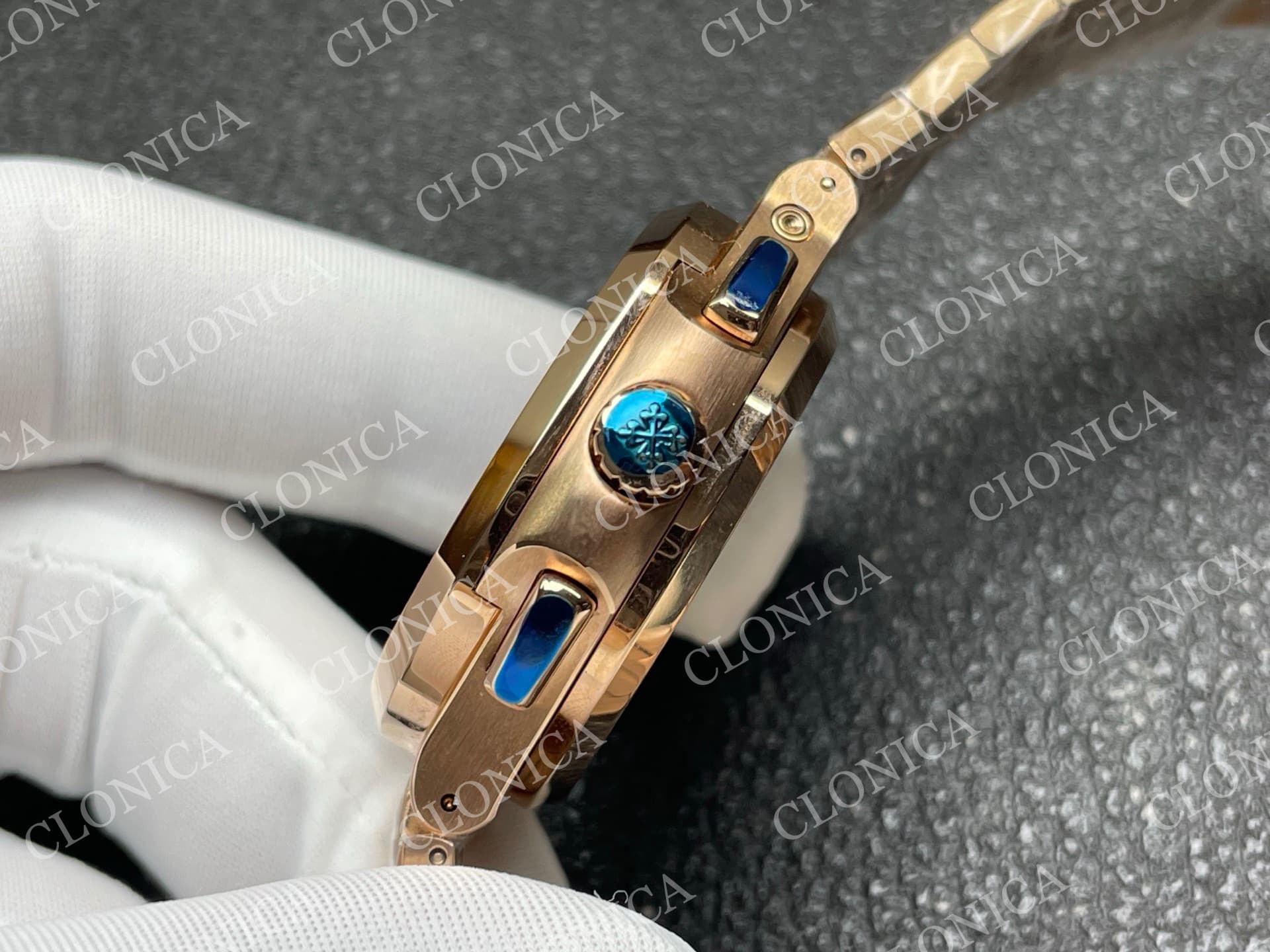 NAUTILUS 5990 RG BLUE DIAL — view 7