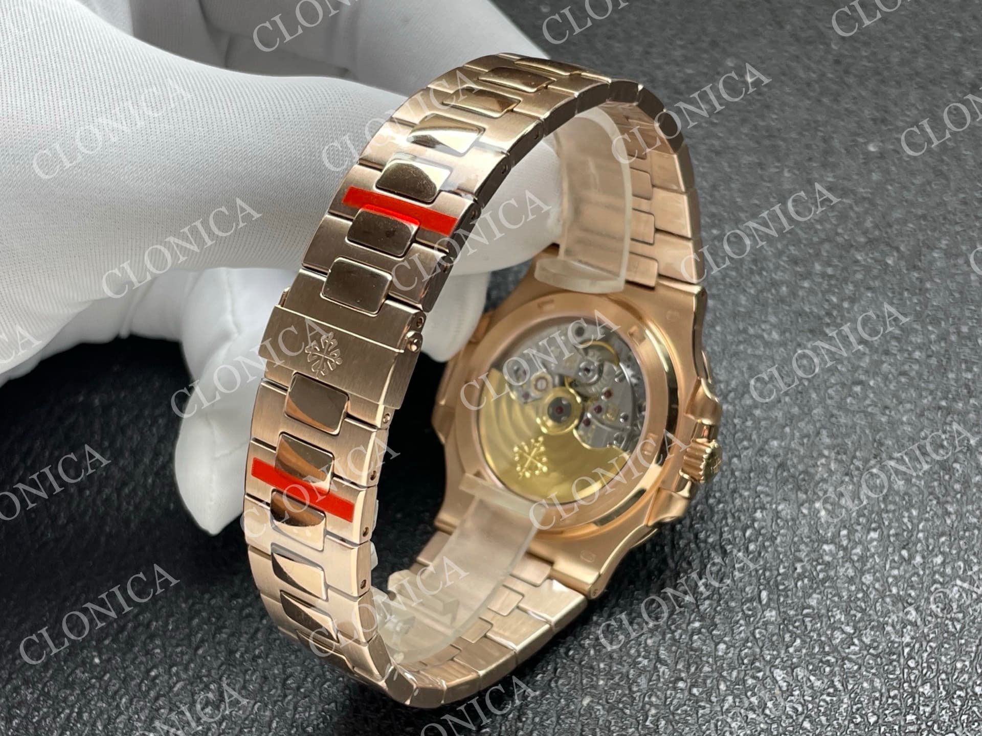 NAUTILUS 5711/1A REDT DIAMOND RG GRAY TEXTURED DIAL — view 5