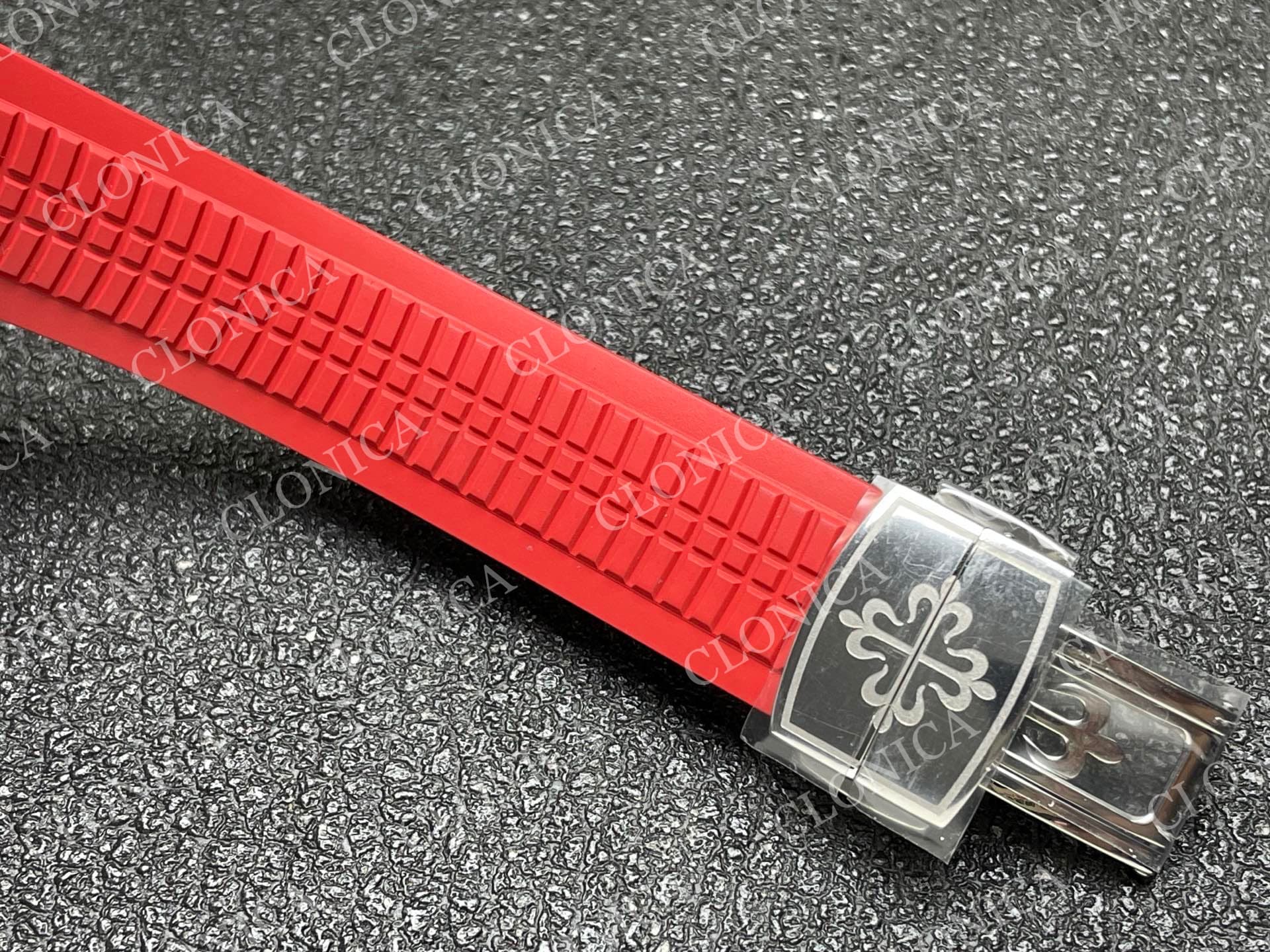 AQUANAUT 5167 SINGAPORE 2019 SS BLACK DIAL ON RED STRAP — view 5