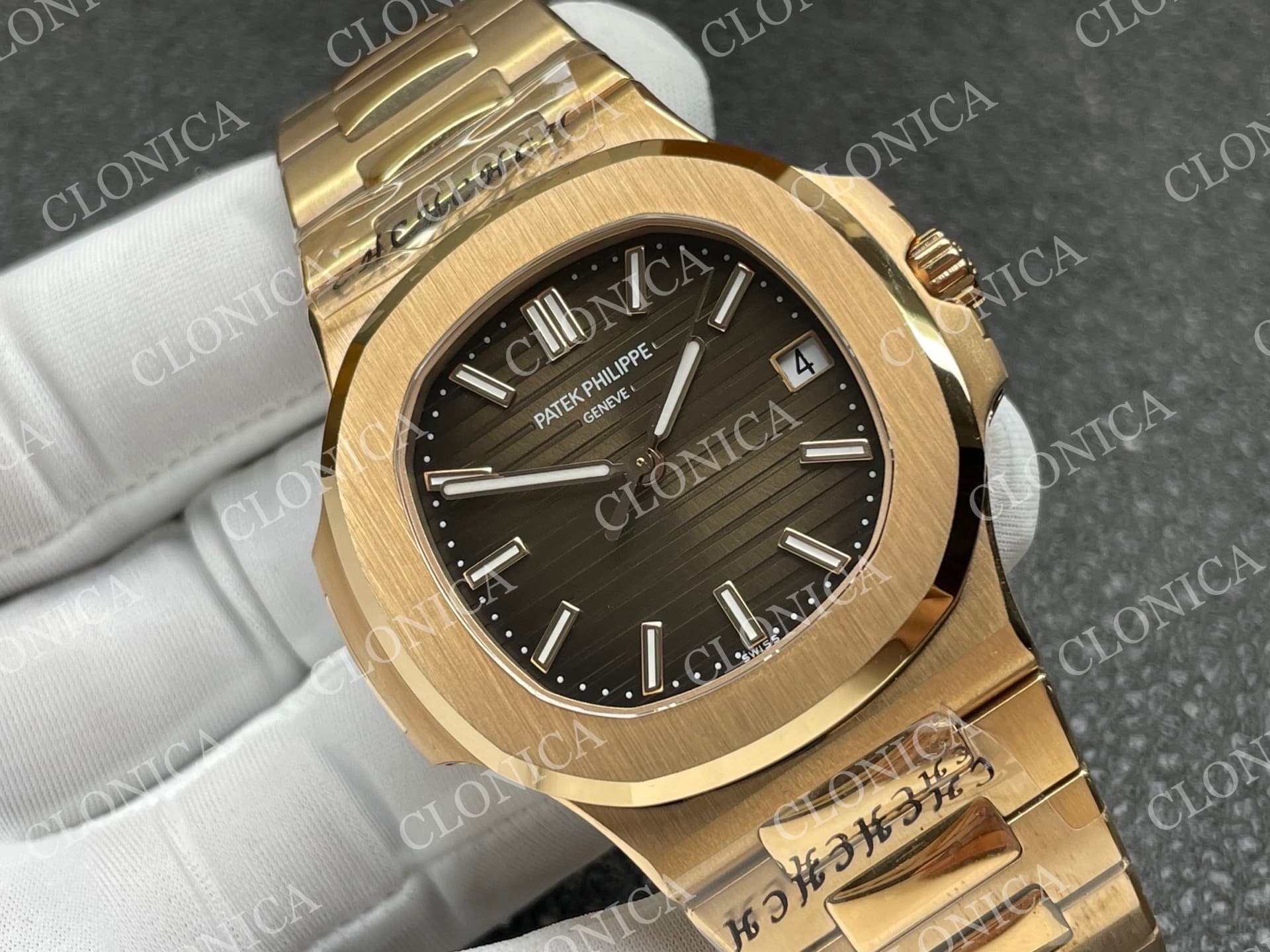 NAUTILUS 5711 RG BROWN TEXTURED DIAL — view 2