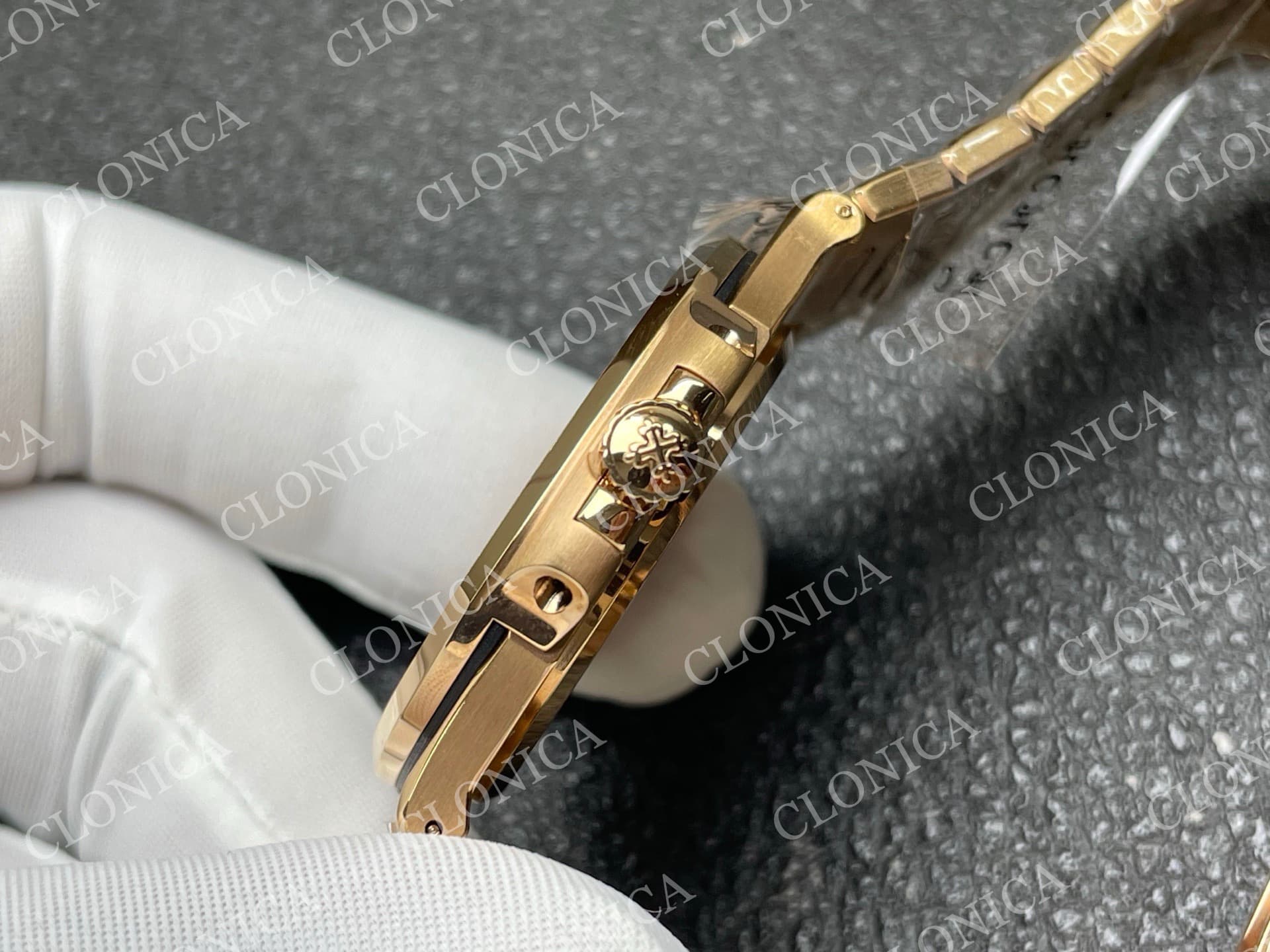 NAUTILUS 5711 RG BROWN TEXTURED DIAL — view 7