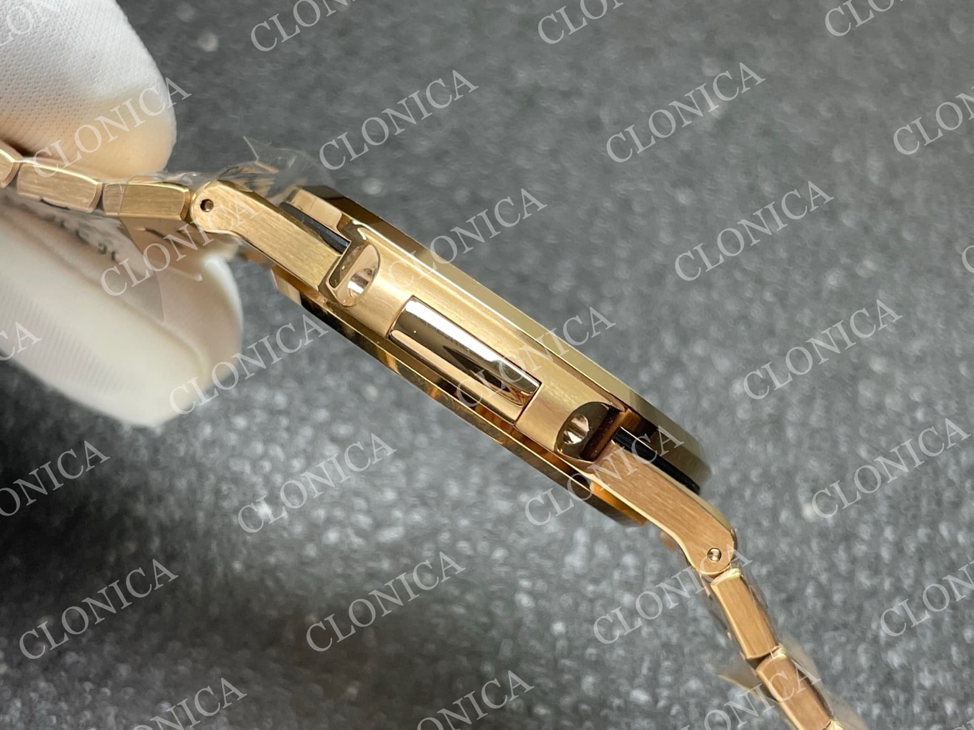 NAUTILUS 5711 RG BROWN TEXTURED DIAL — view 9