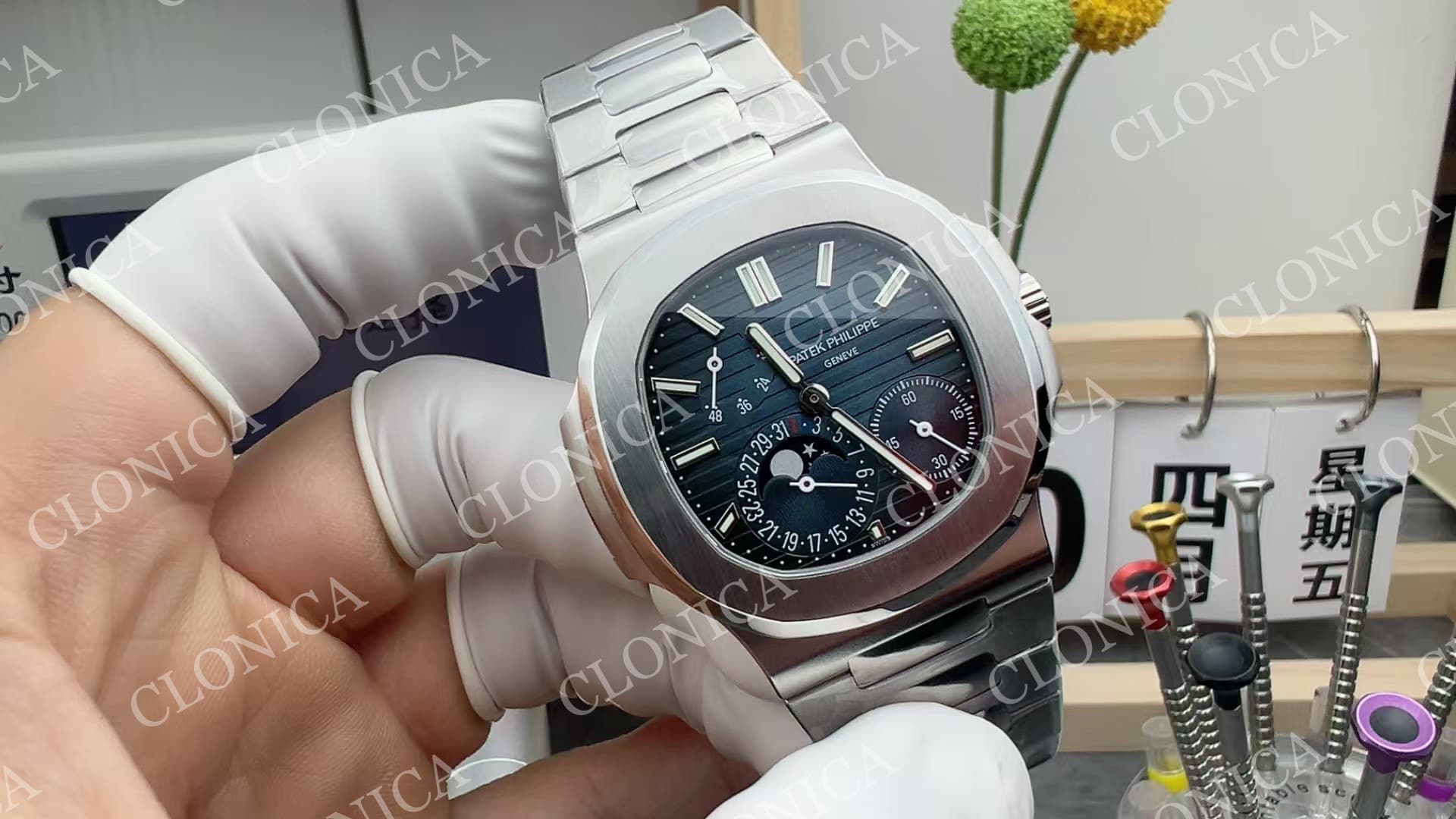 NAUTILUS 5712-1A SS BLUE DIAL ON SS BRACELET PPF240 — view 1