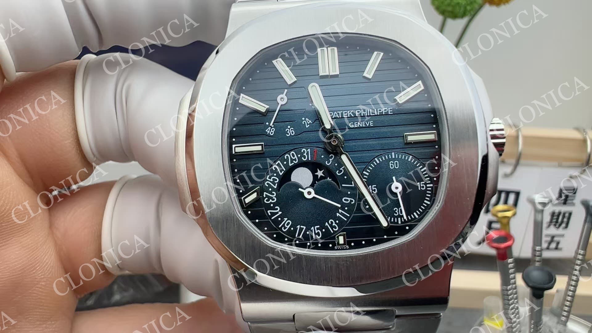 NAUTILUS 5712-1A SS BLUE DIAL ON SS BRACELET PPF240 — view 2