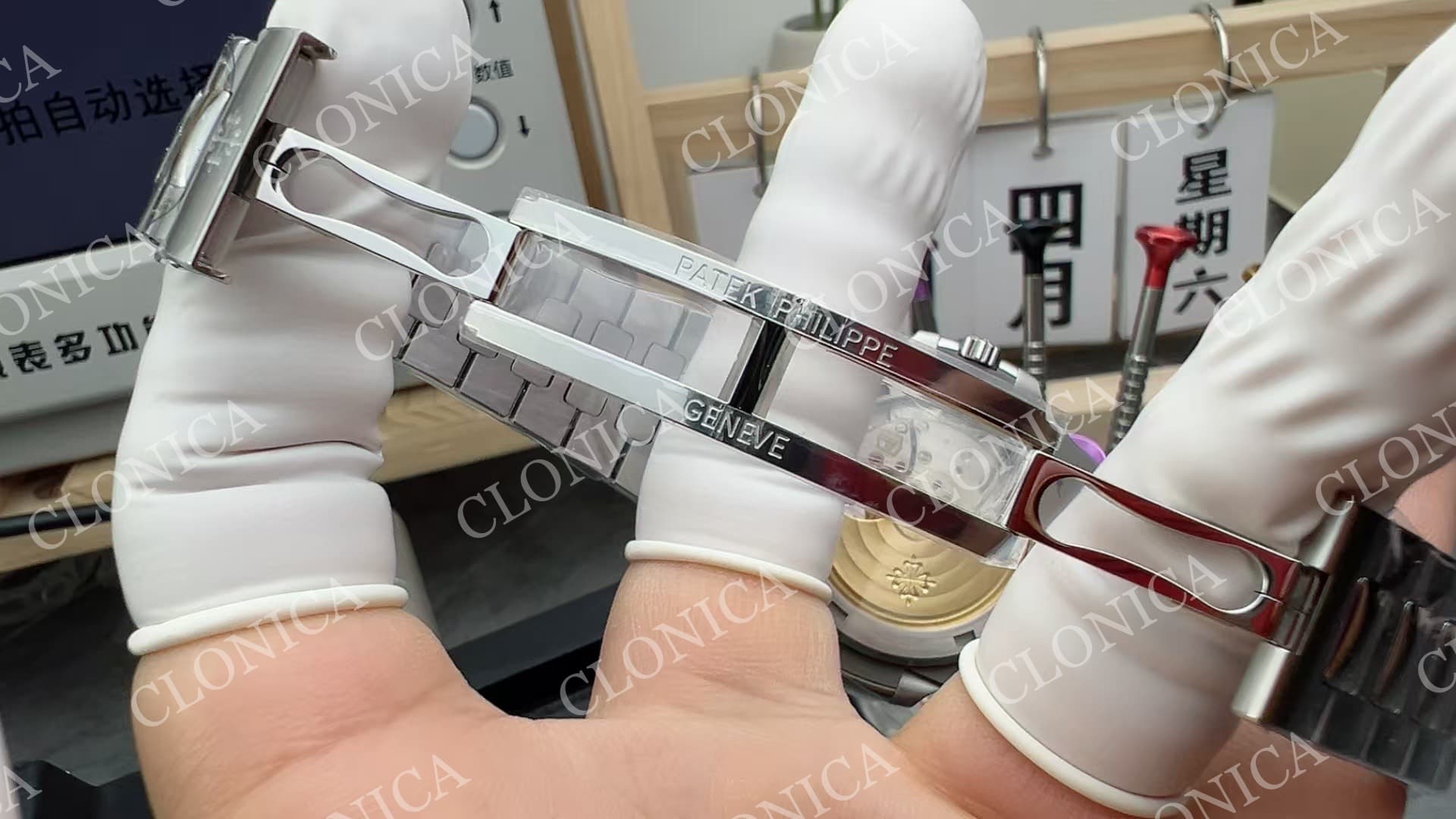 NAUTILUS 5711/1A SS BLUE TEXTURED DIAL ON SS BRACELET SUPER CLONE — view 8