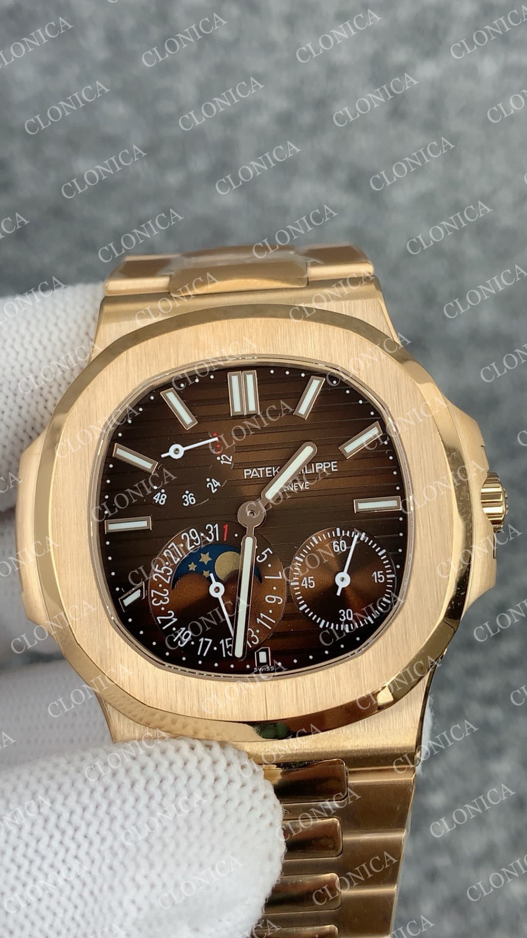 NAUTILUS 5712/1R RG BROWN DIAL ON RG BRACELET — view 3