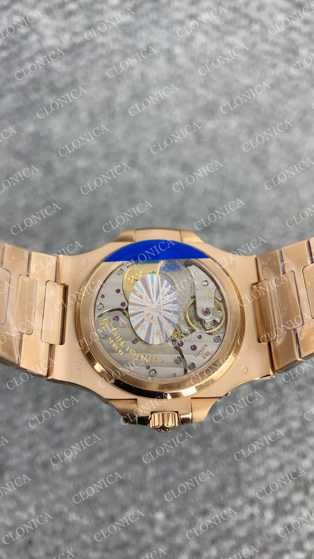 NAUTILUS 5712/1R RG BROWN DIAL ON RG BRACELET — view 6