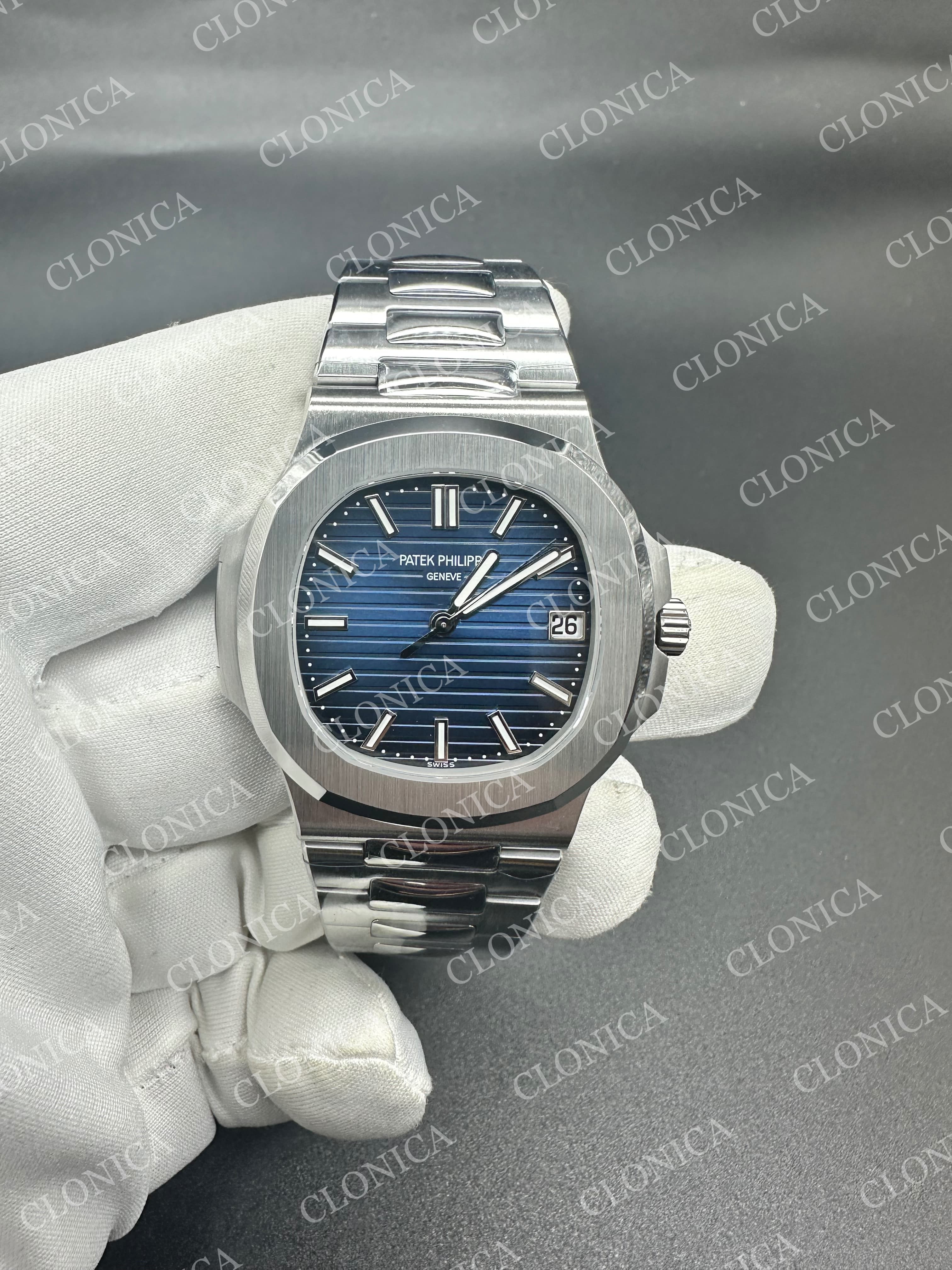 NAUTILUS 5811 GAIN WEIGHT BLUE TEXTURED DIAL ON SS BRACELET SUPER CLONE DD330 — view 1
