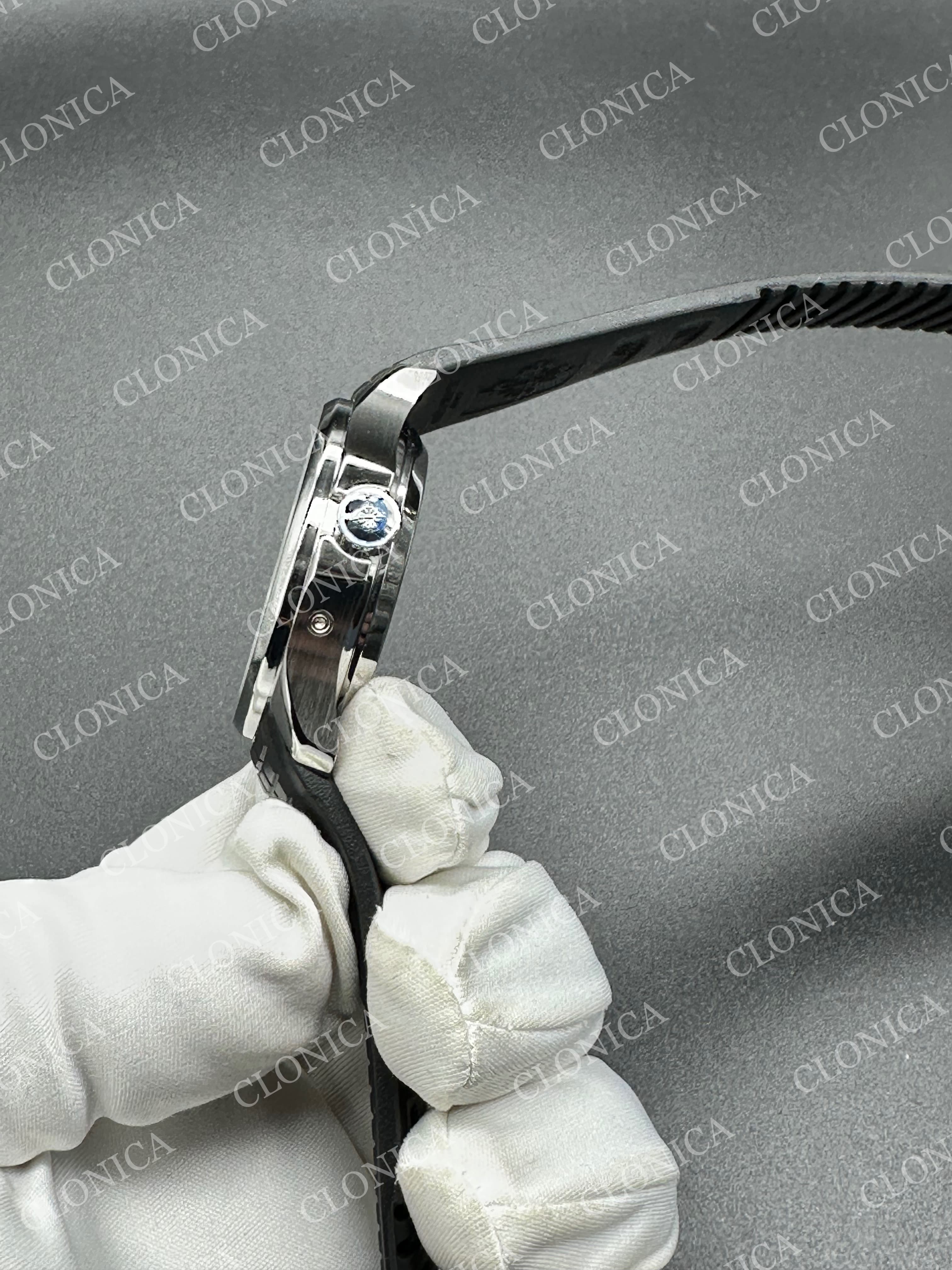 AQUANAUT 5164G SS BLACK DIAL ON BKACK RUBBER — view 4