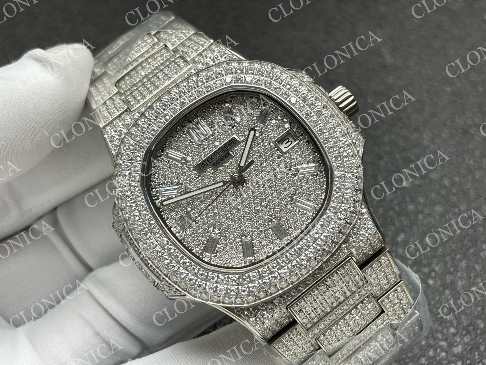 NAUTILUS 5711 DIAMOND TEXTURED DIAL ON SS DIAMOND BRACELET — view 2