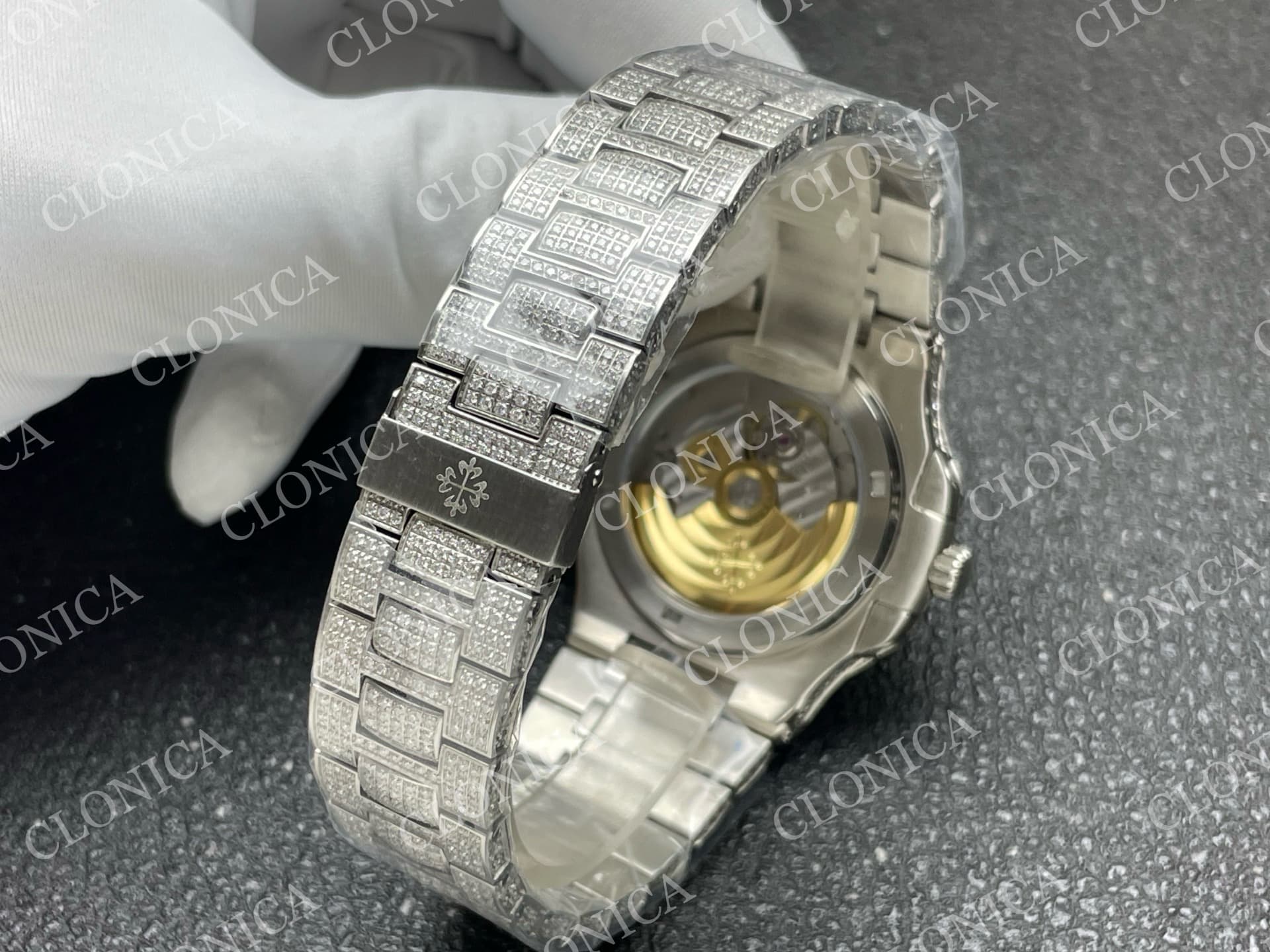 NAUTILUS 5711 DIAMOND TEXTURED DIAL ON SS DIAMOND BRACELET — view 5