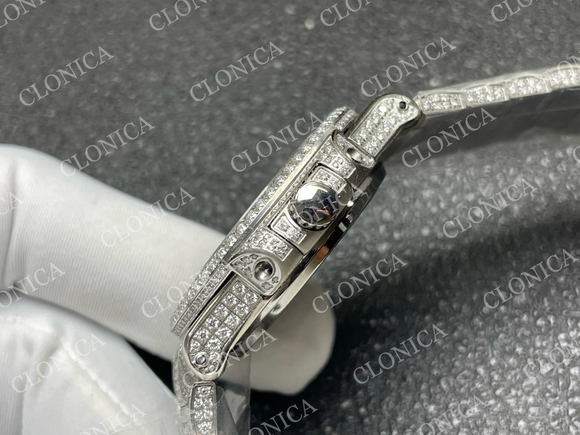 NAUTILUS 5711 DIAMOND TEXTURED DIAL ON SS DIAMOND BRACELET — view 7