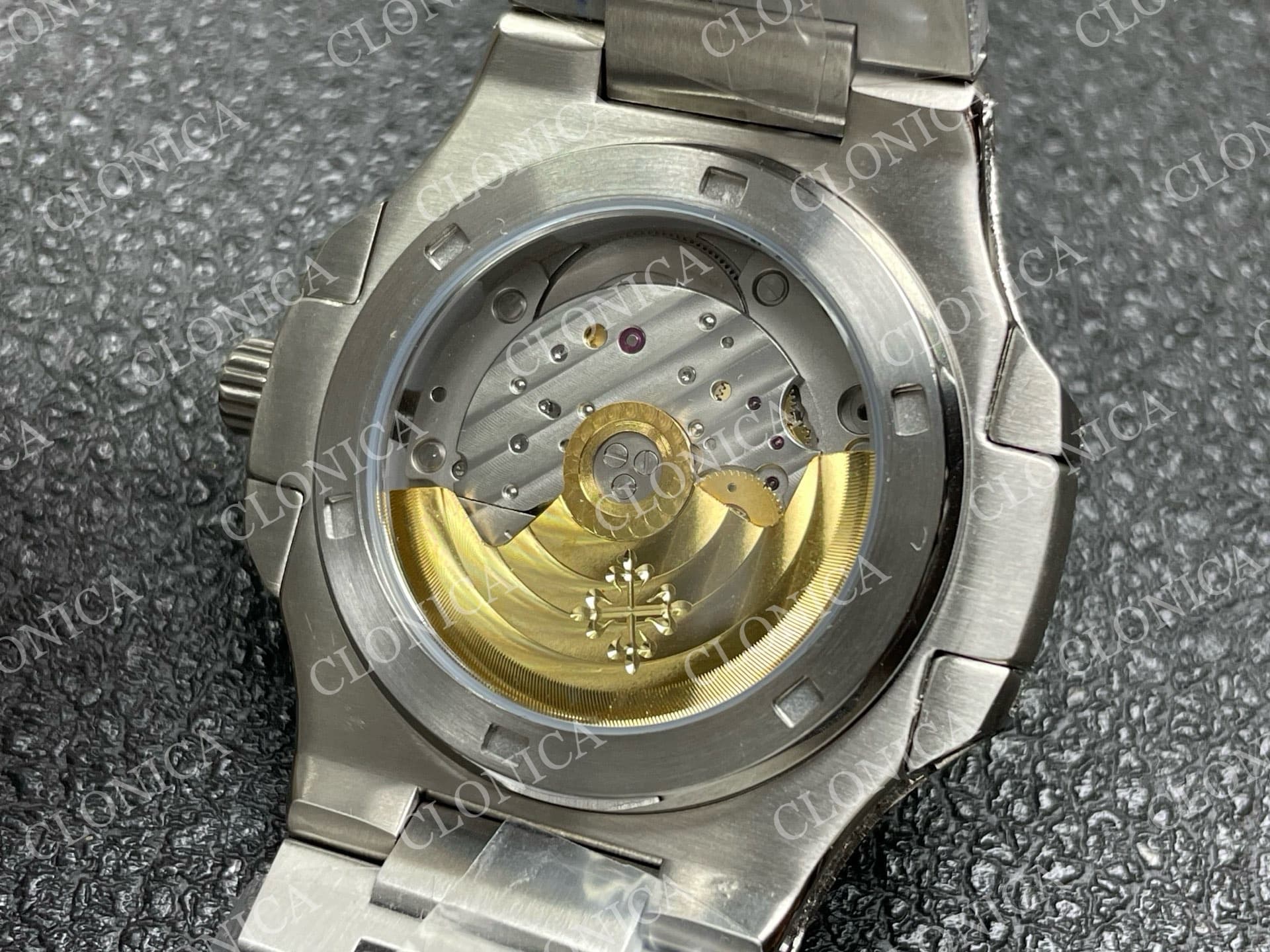 NAUTILUS 5711 DIAMOND TEXTURED DIAL ON SS DIAMOND BRACELET — view 8