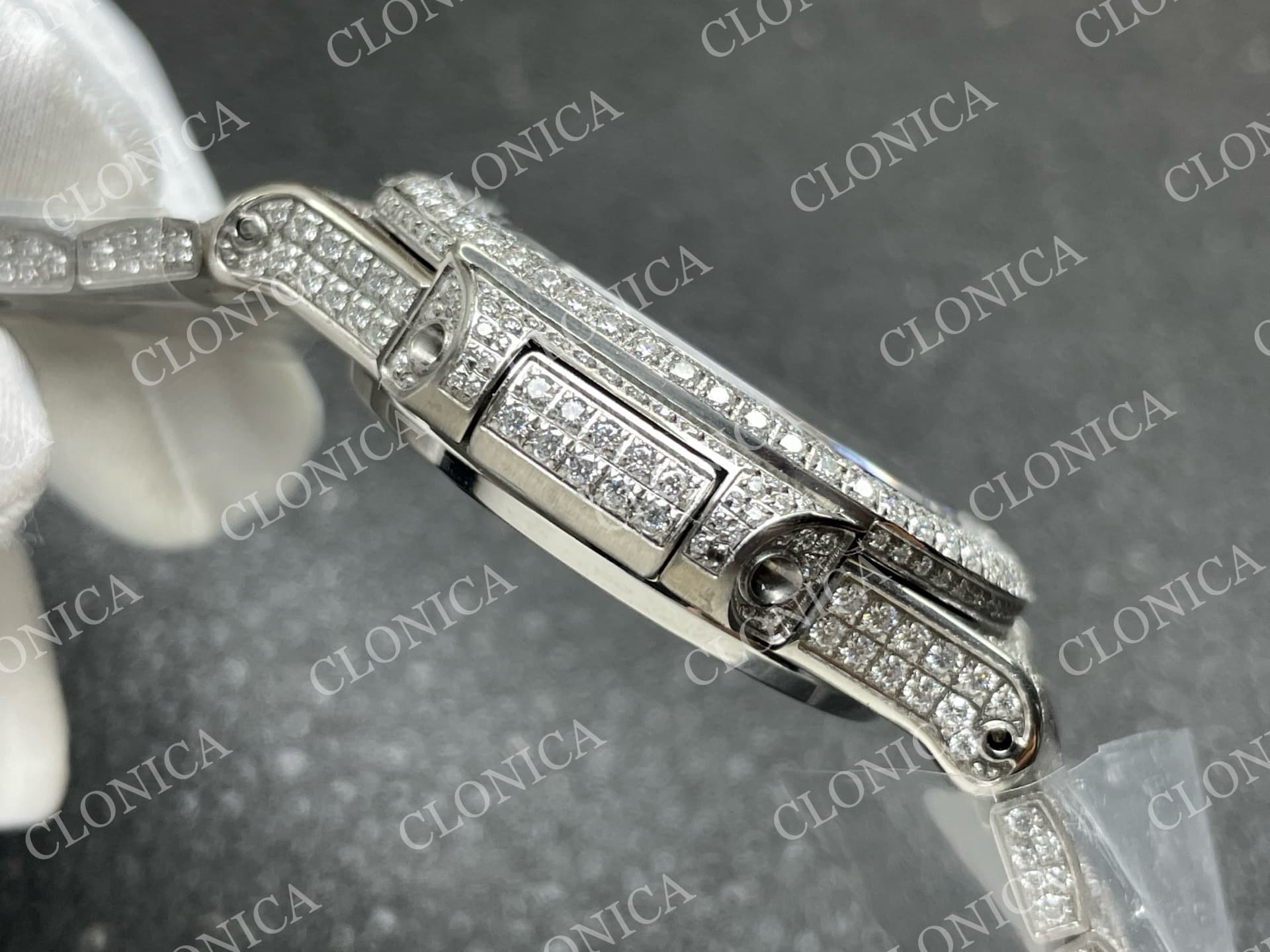 NAUTILUS 5711 DIAMOND TEXTURED DIAL ON SS DIAMOND BRACELET — view 9