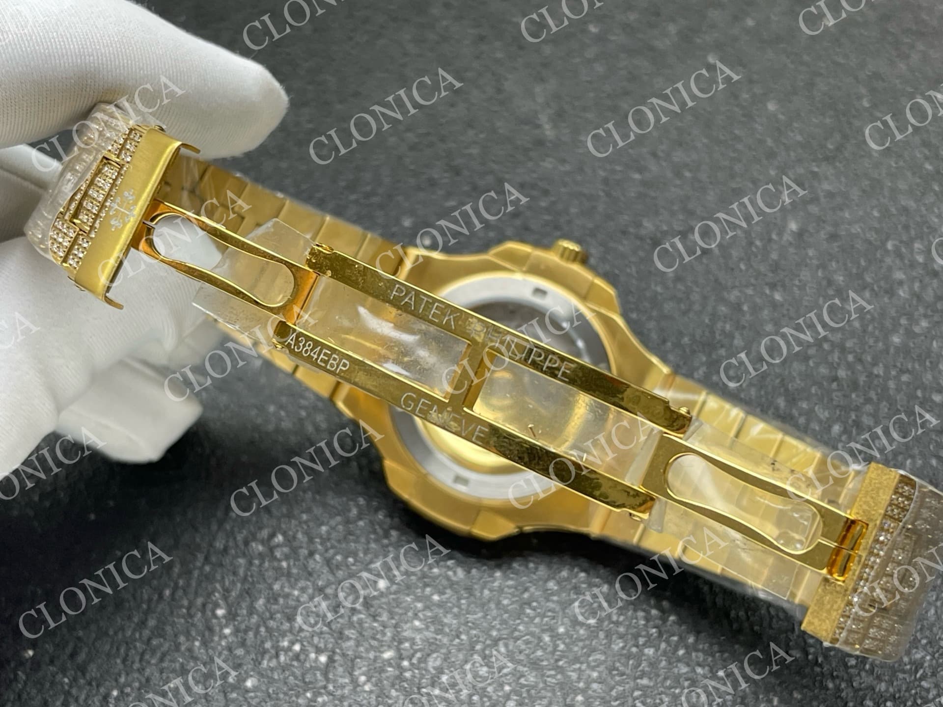 NAUTILUS 5711 DIAMOND TEXTURED DIAL ON YG DIAMOND BRACELET — view 6