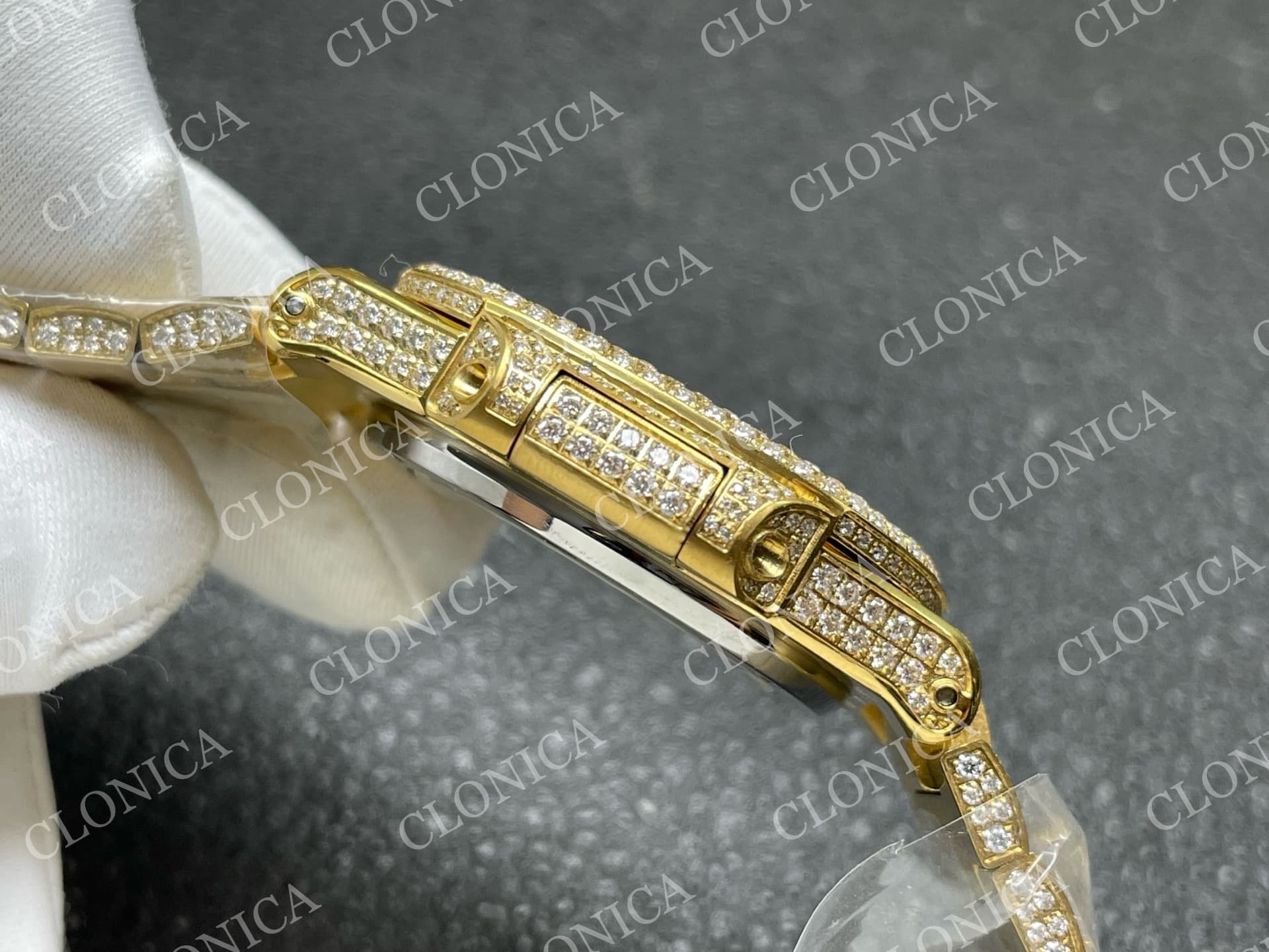 NAUTILUS 5711 DIAMOND TEXTURED DIAL ON YG DIAMOND BRACELET — view 9