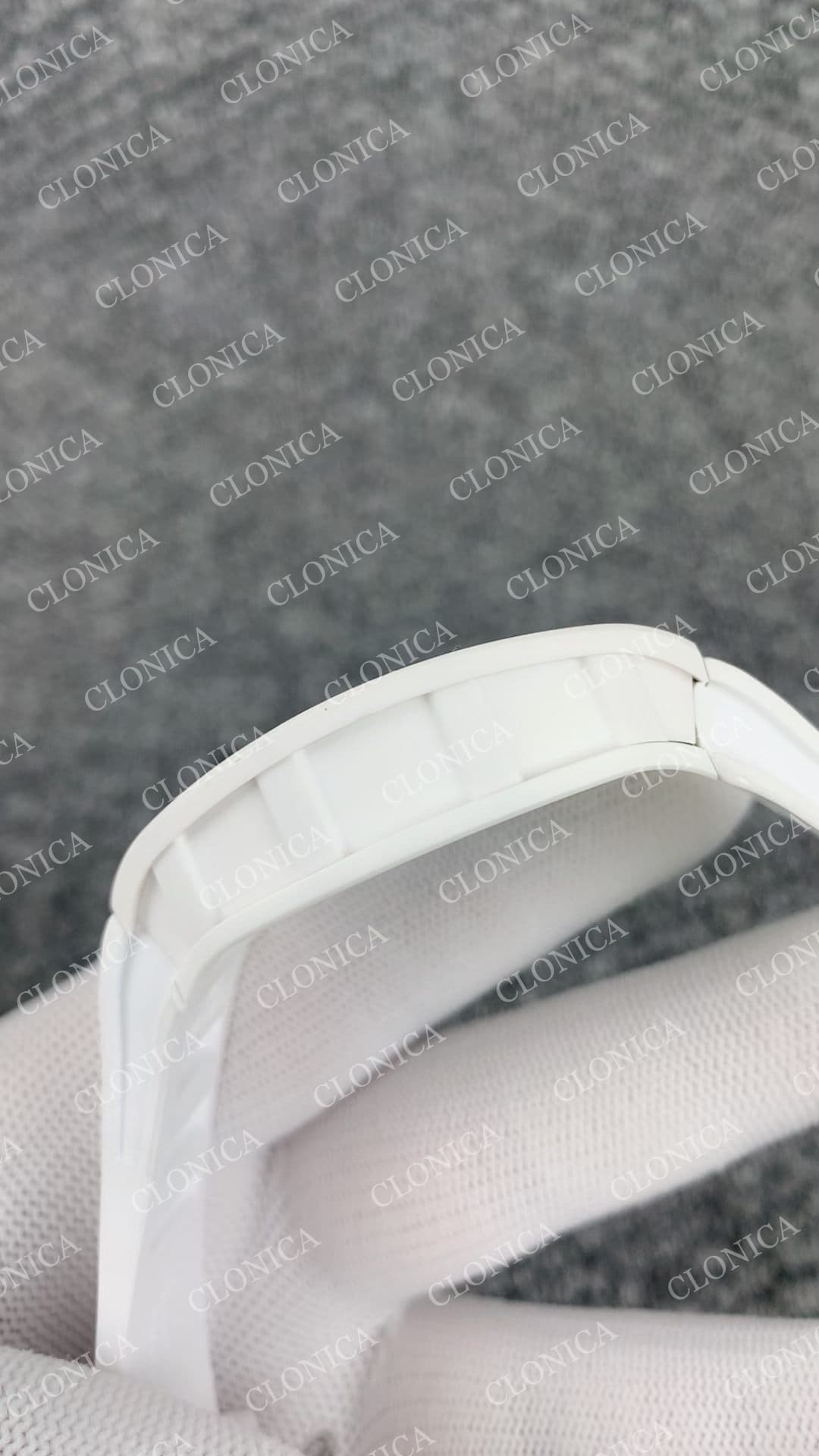 RM055 WHITE CERAMIC BLACK INNER BEZEL ON WHITE RUBBER STRAP RMUL2 WHITE — view 6