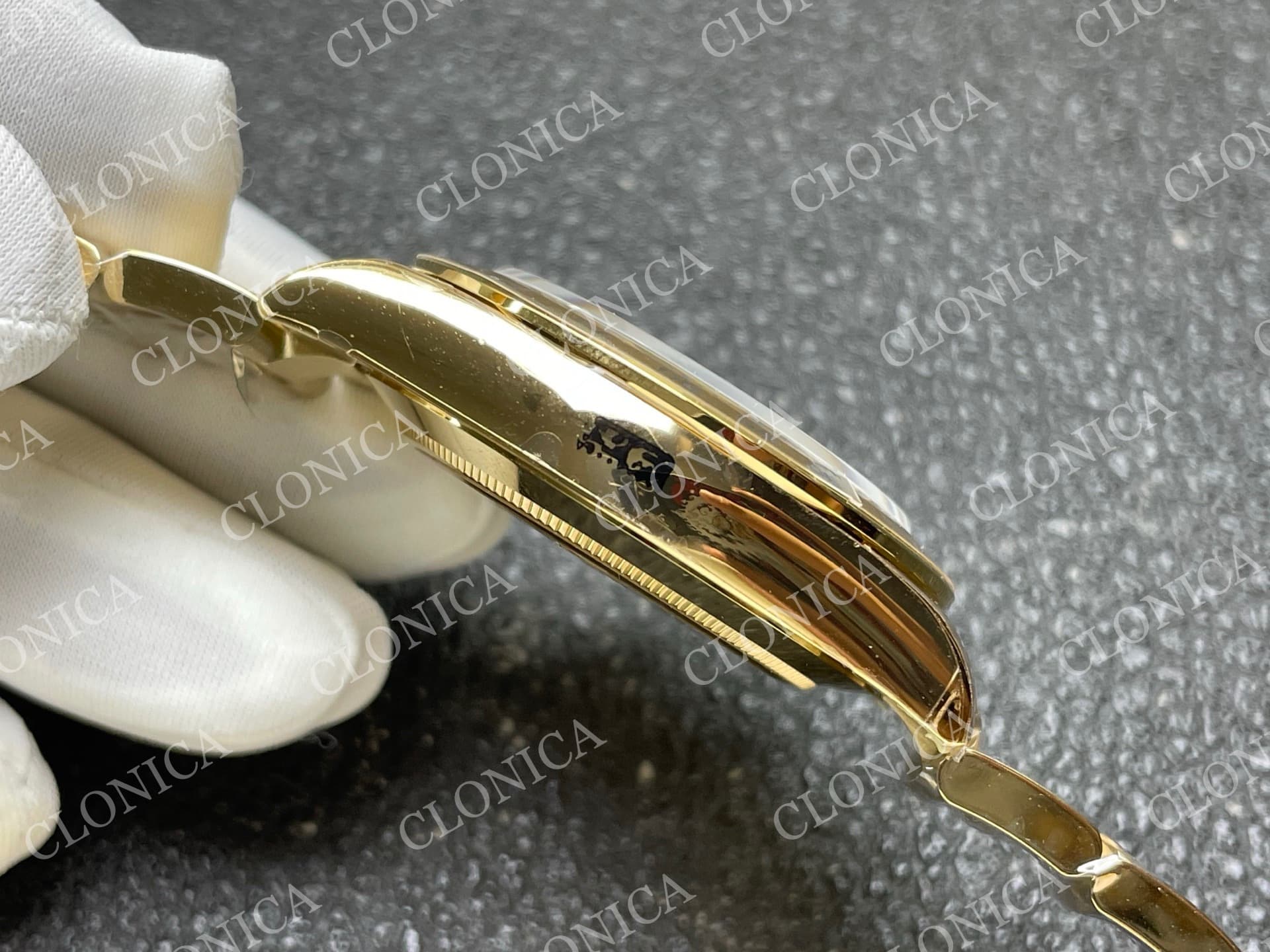 DAYTONA GAIN WEIGHT YG GREEN DIAL ON YG BRACELET 4130 — view 8