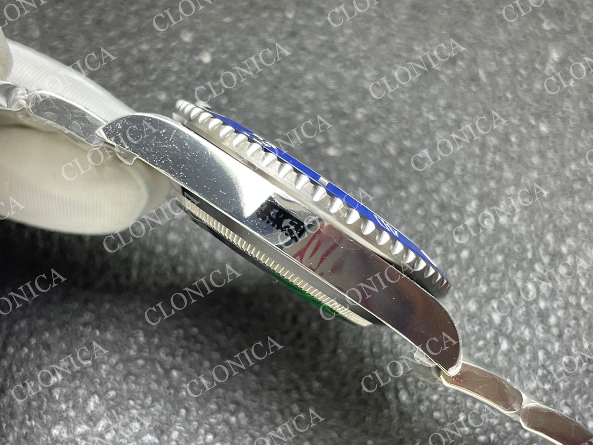 SUBMARINER 116610 40MM BLUE CERAMIC 904L SS BLUE DIAL — view 9