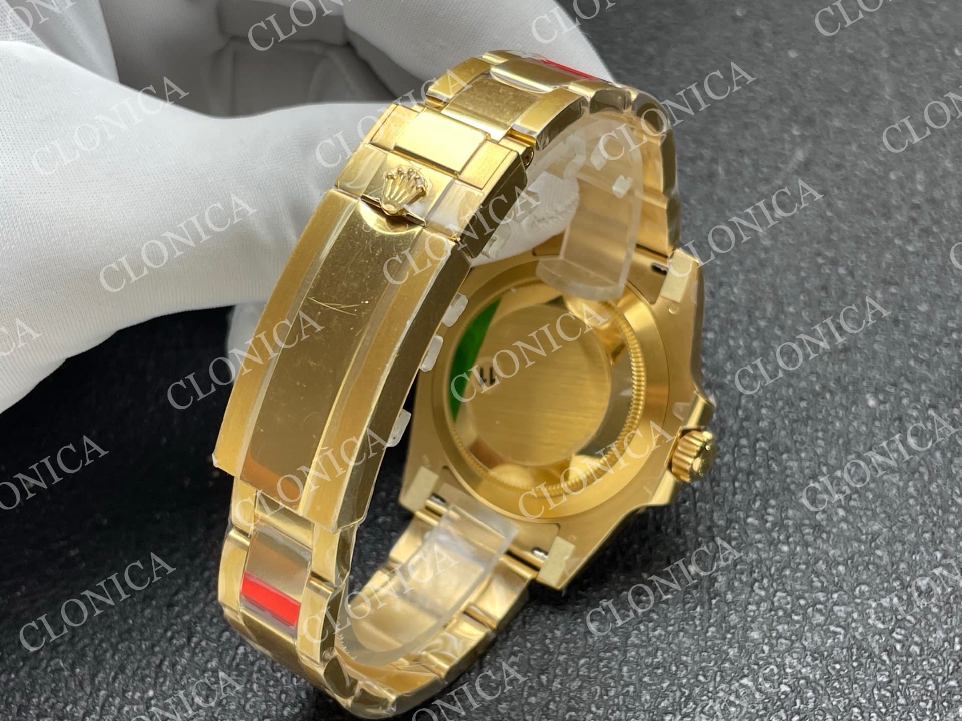 SUBMARINER 116610 40MM BLUE CERAMIC 904L YG BLUE DIAL — view 5