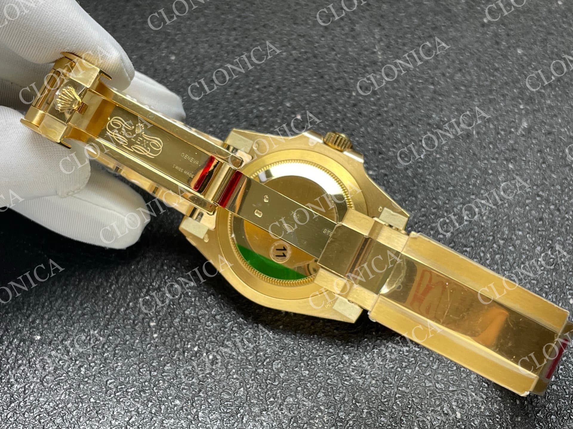 SUBMARINER 116610 40MM BLUE CERAMIC 904L YG BLUE DIAL — view 6